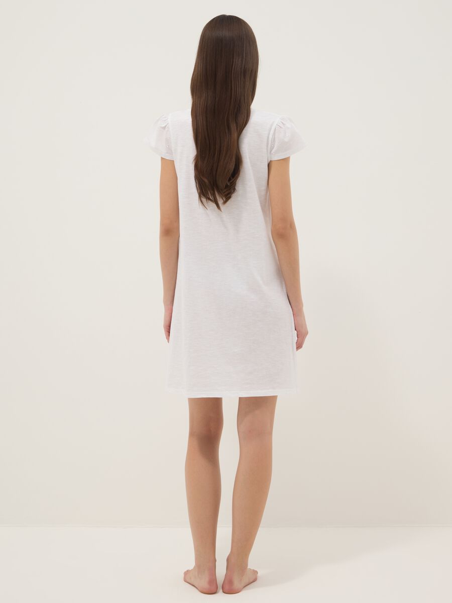 White organic cotton nightshirt with chest pocket_2