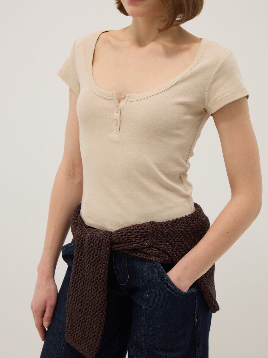 Beige pure cotton T-shirt regular fit with deep Henley neckline_3