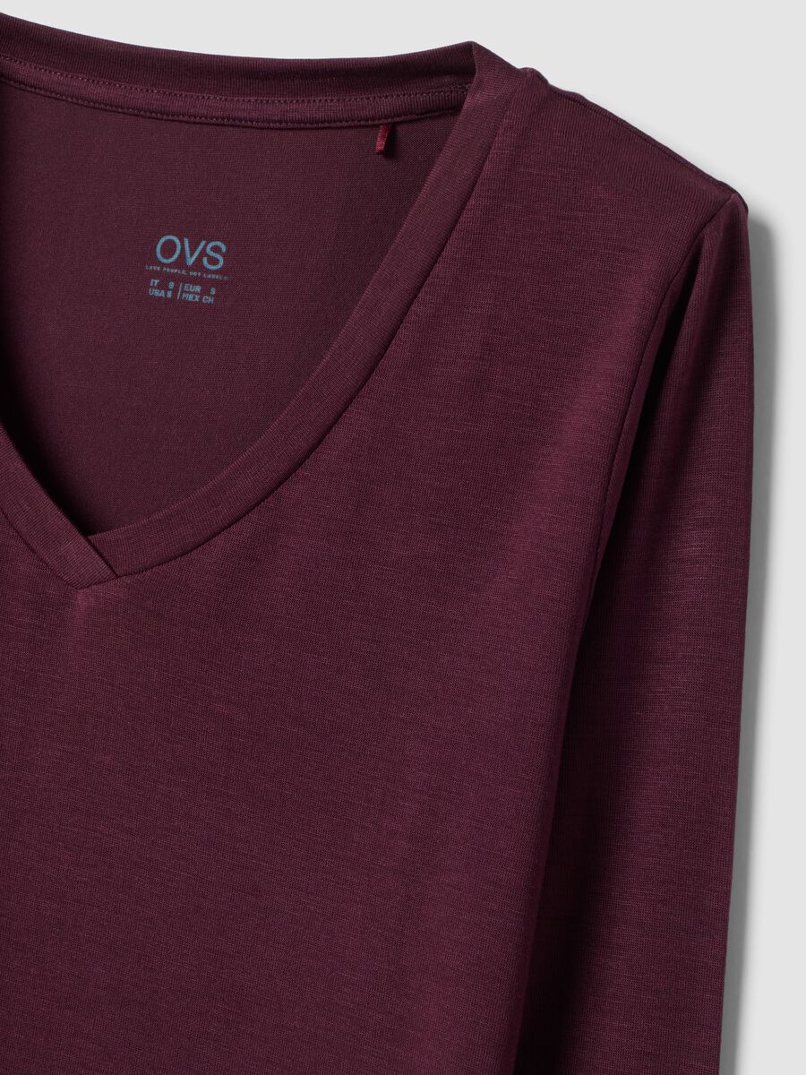T-shirt viola in modal elasticizzato con girocollo regular fit_1