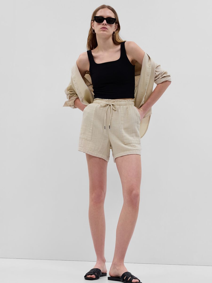 Crinkle-effect cotton gauze shorts_0