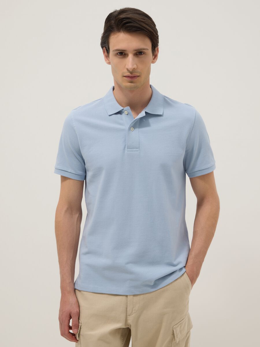 Light blue short-sleeve polo in pure organic cotton, regular fit_0