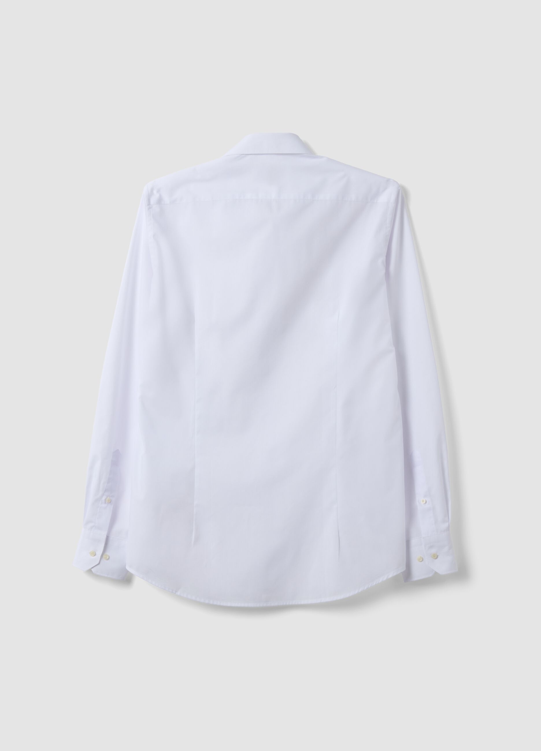 White slim-fit easy-iron shirt with classic collar