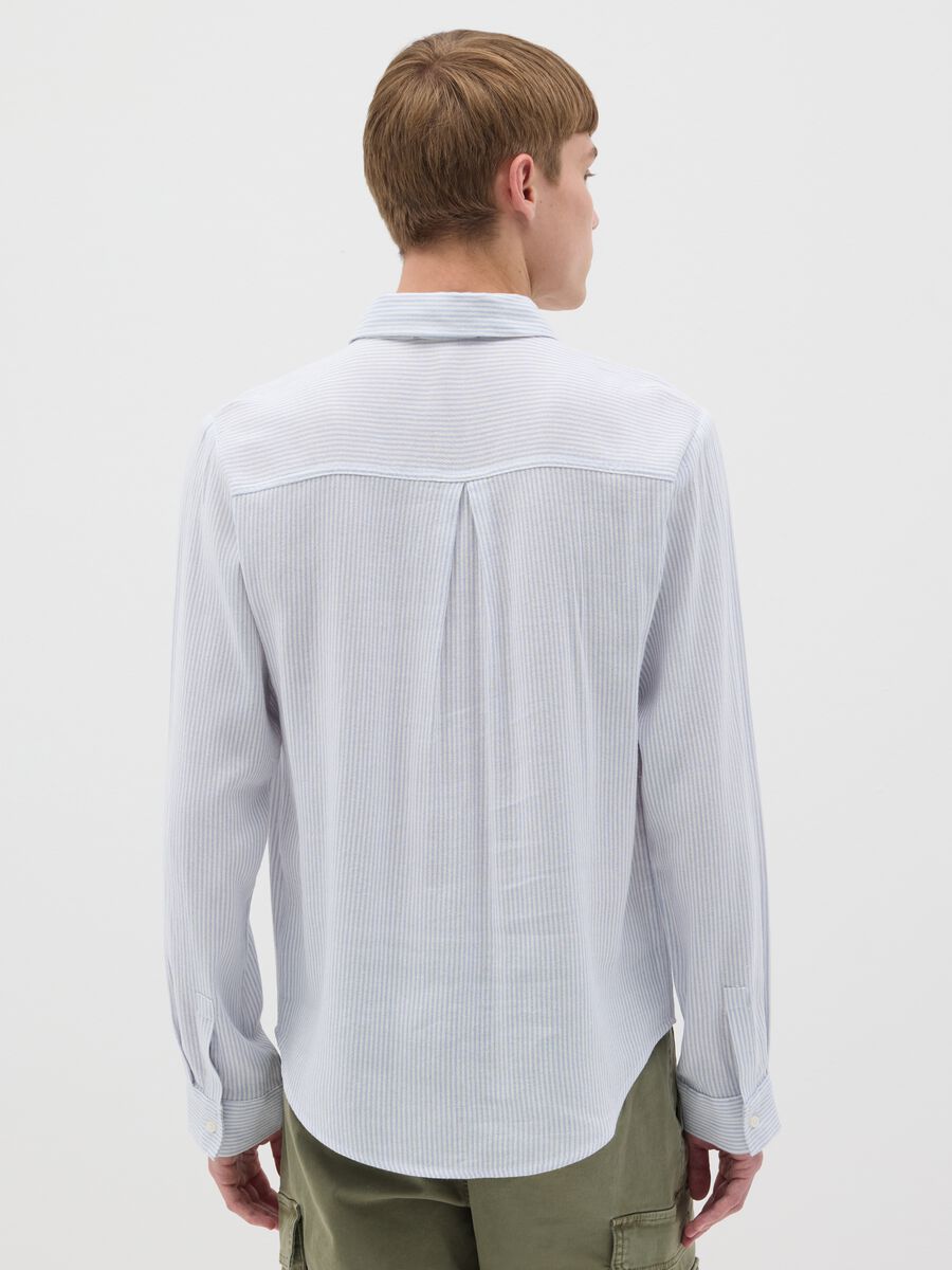 White and light blue shirt in striped linen, viscose and cotton_2