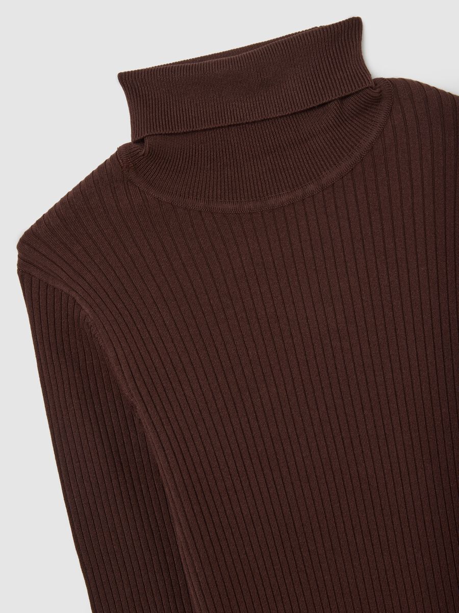 Brown turtleneck in viscose blend_1
