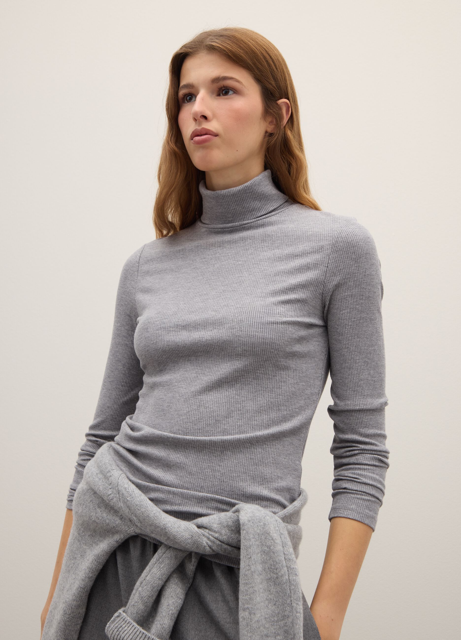 Regular fit grey turtleneck jumper