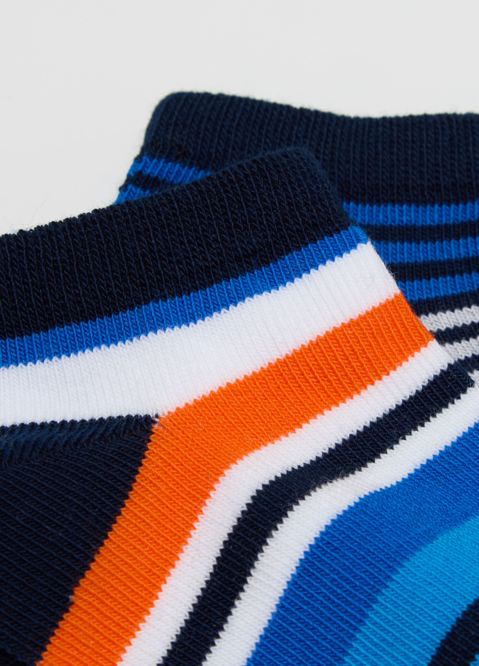 Three-pair pack stretch shoe liners with striped pattern