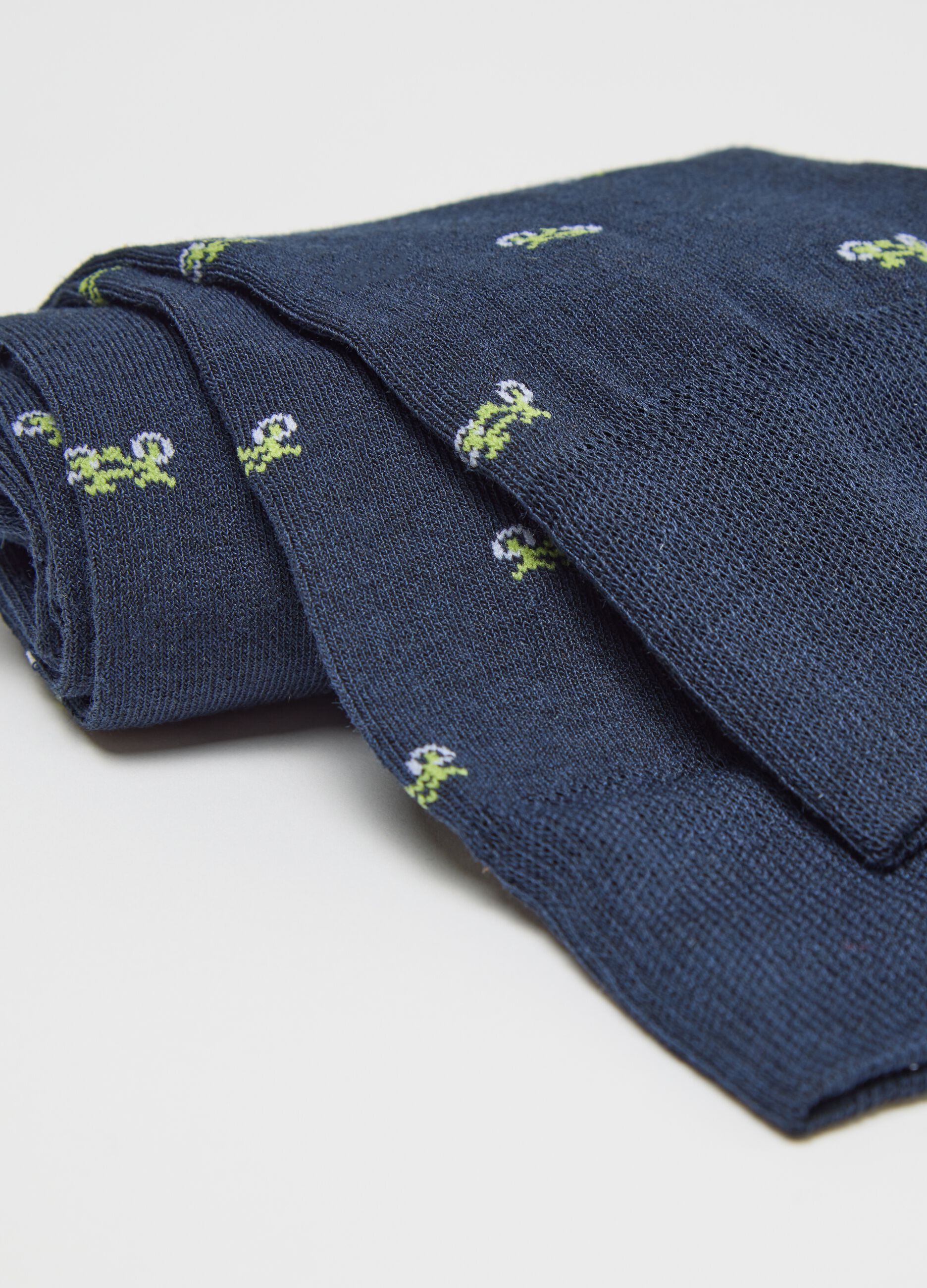 Long stretch viscose socks with design