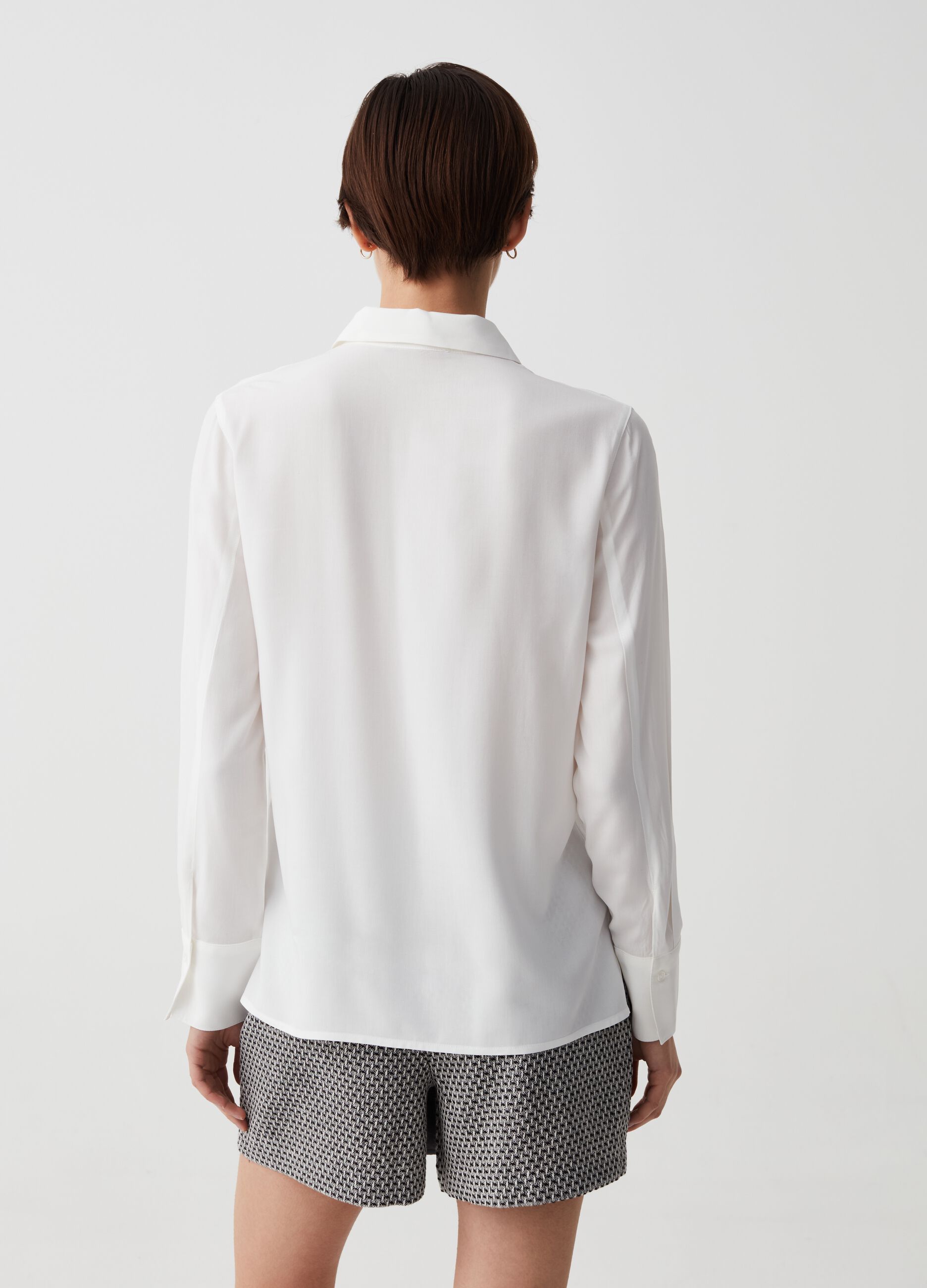 Viscose shirt with slits