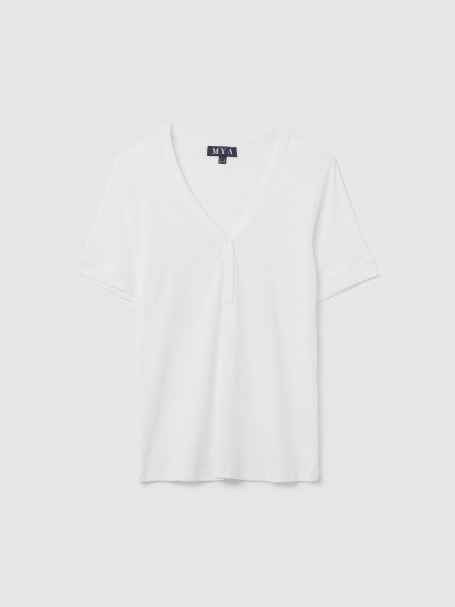 Curvy T-shirt with V granddad neckline_4