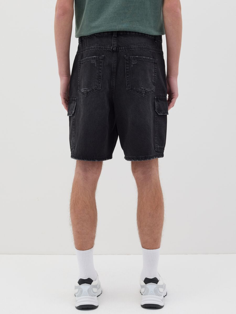 Cargo Bermuda shorts in black denim_2