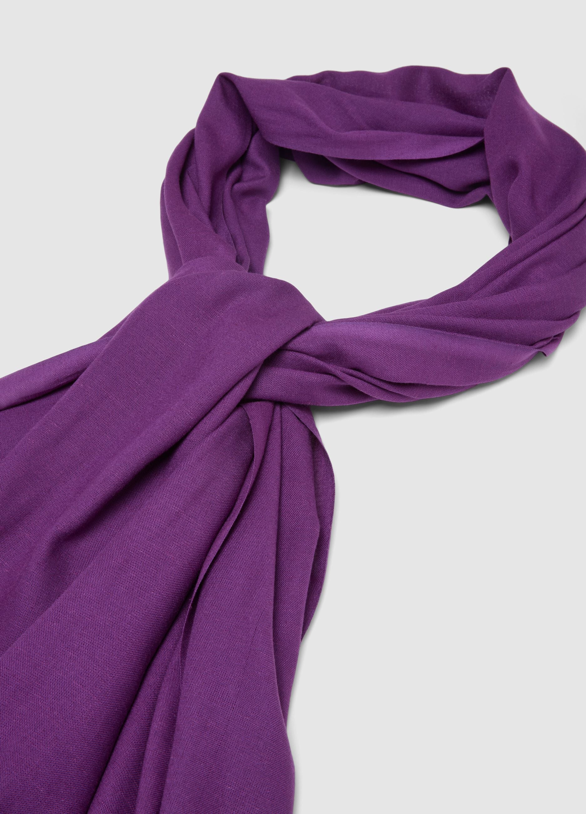 Purple viscose and linen blend scarf with fringes