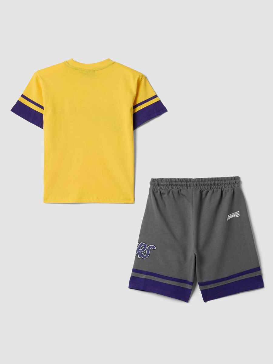 Completo giallo in puro cotone con t-shirt e shorts_1