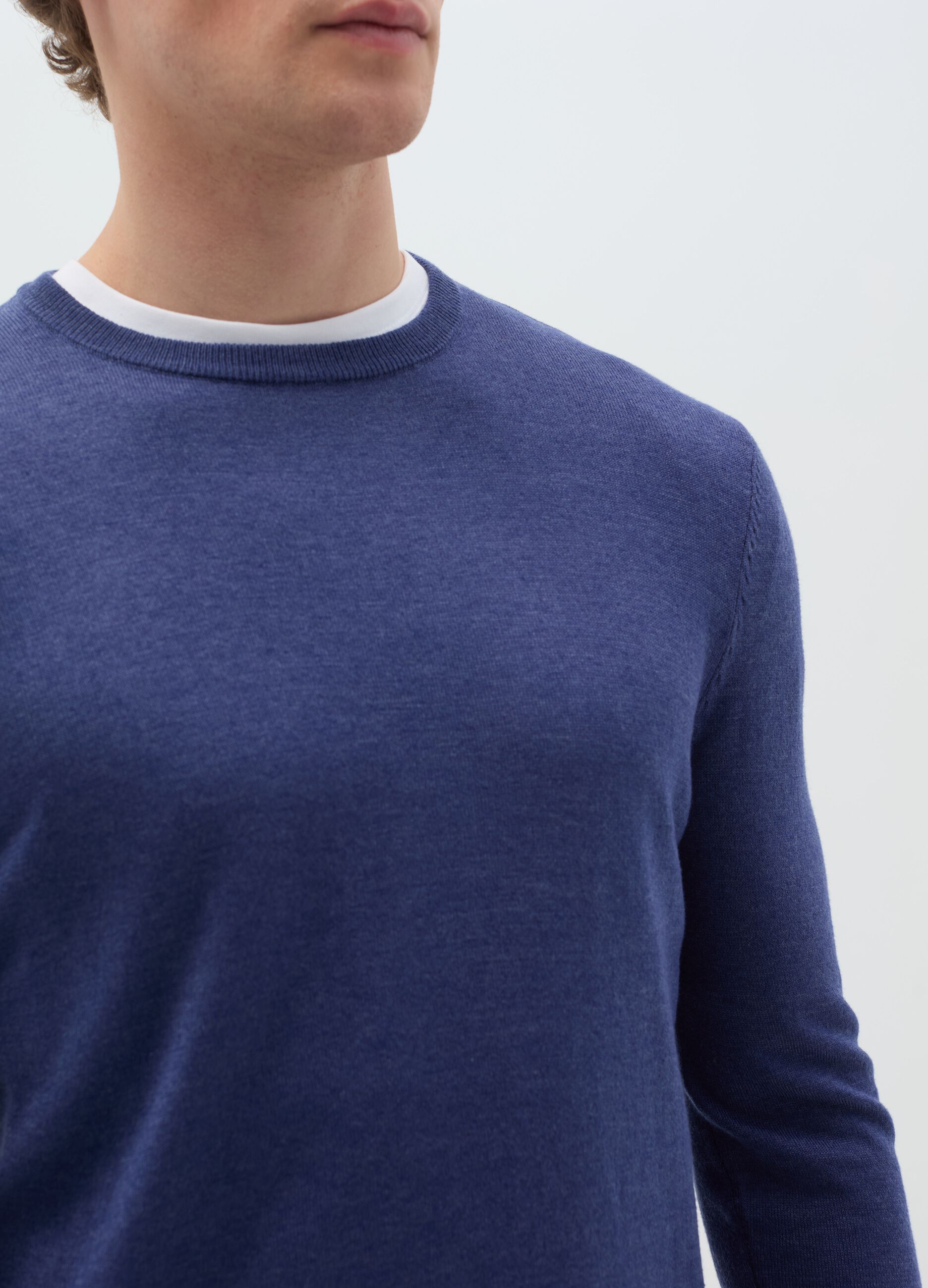 Round neck pullover