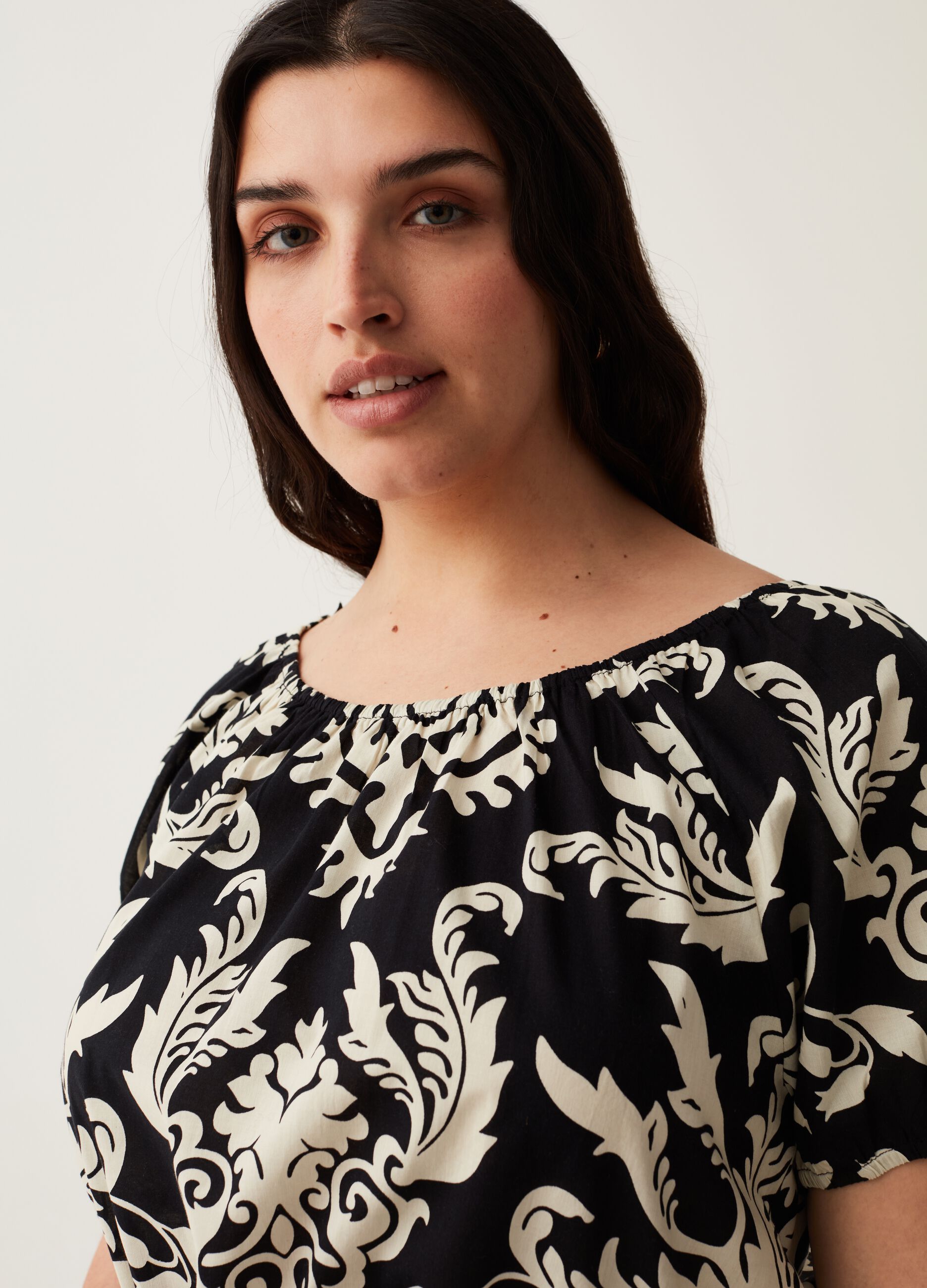 Blusa con stampa floreale Curvy MYA_0