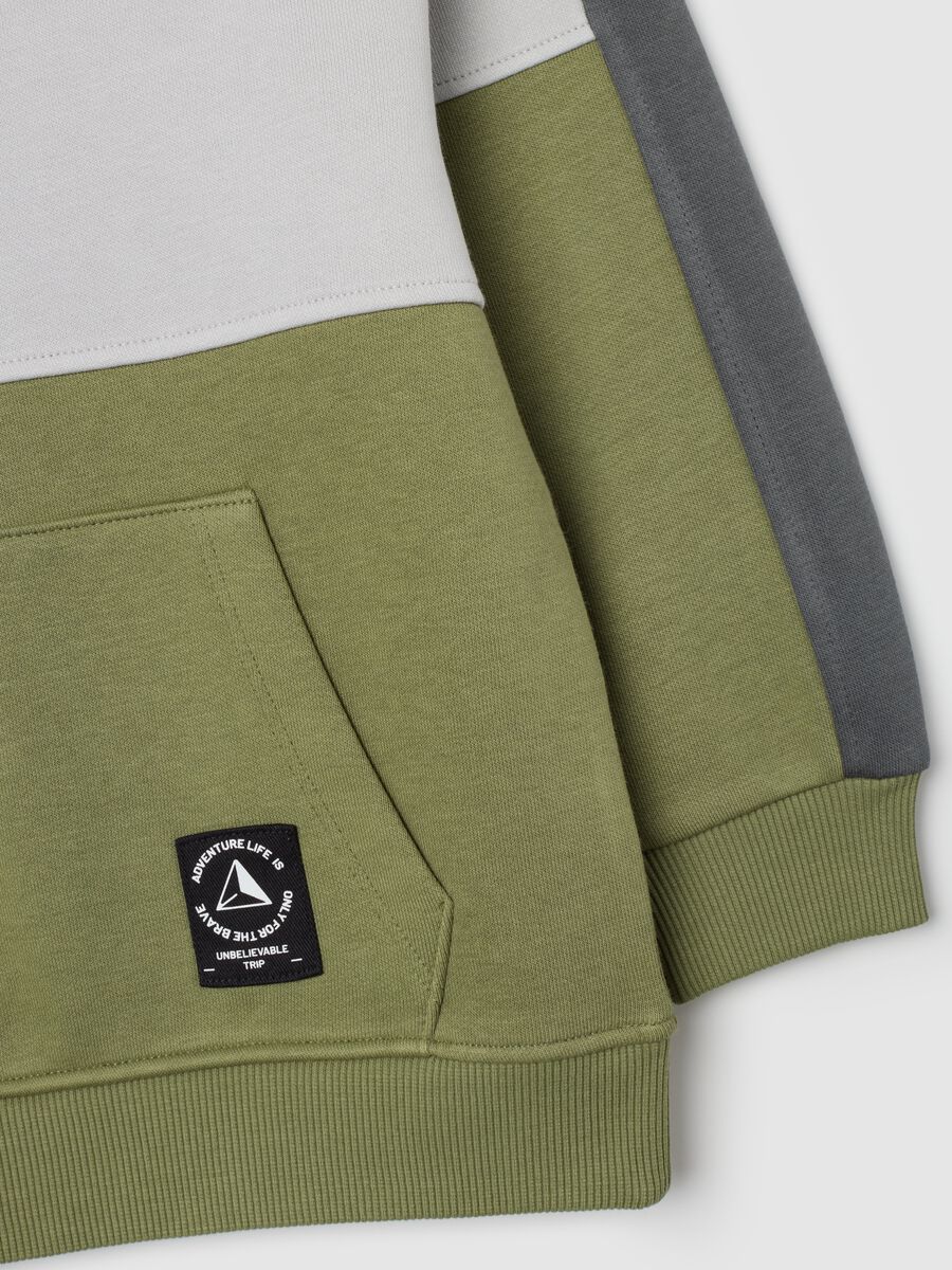 Green hooded cotton blend outfit_2