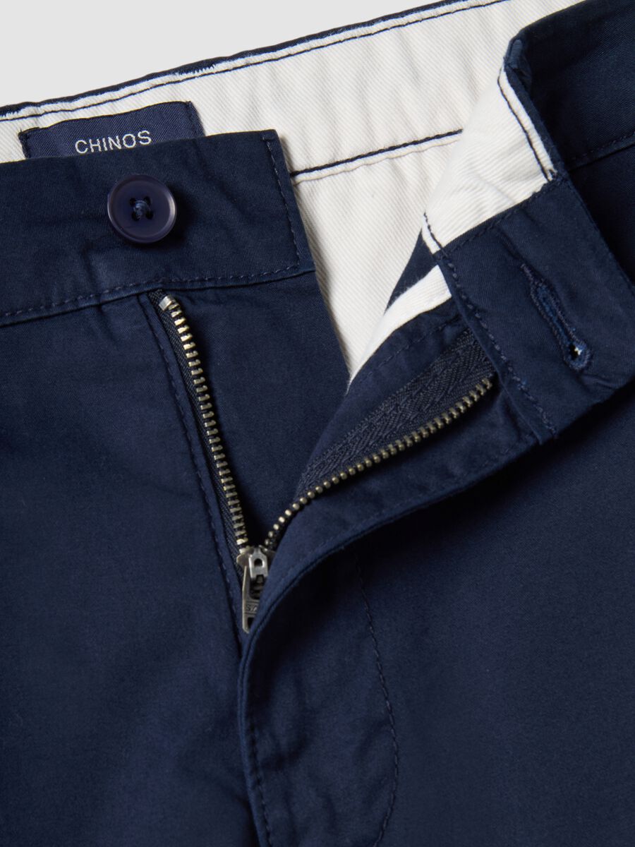 Blue stretchy cotton slim fit chino trousers_5