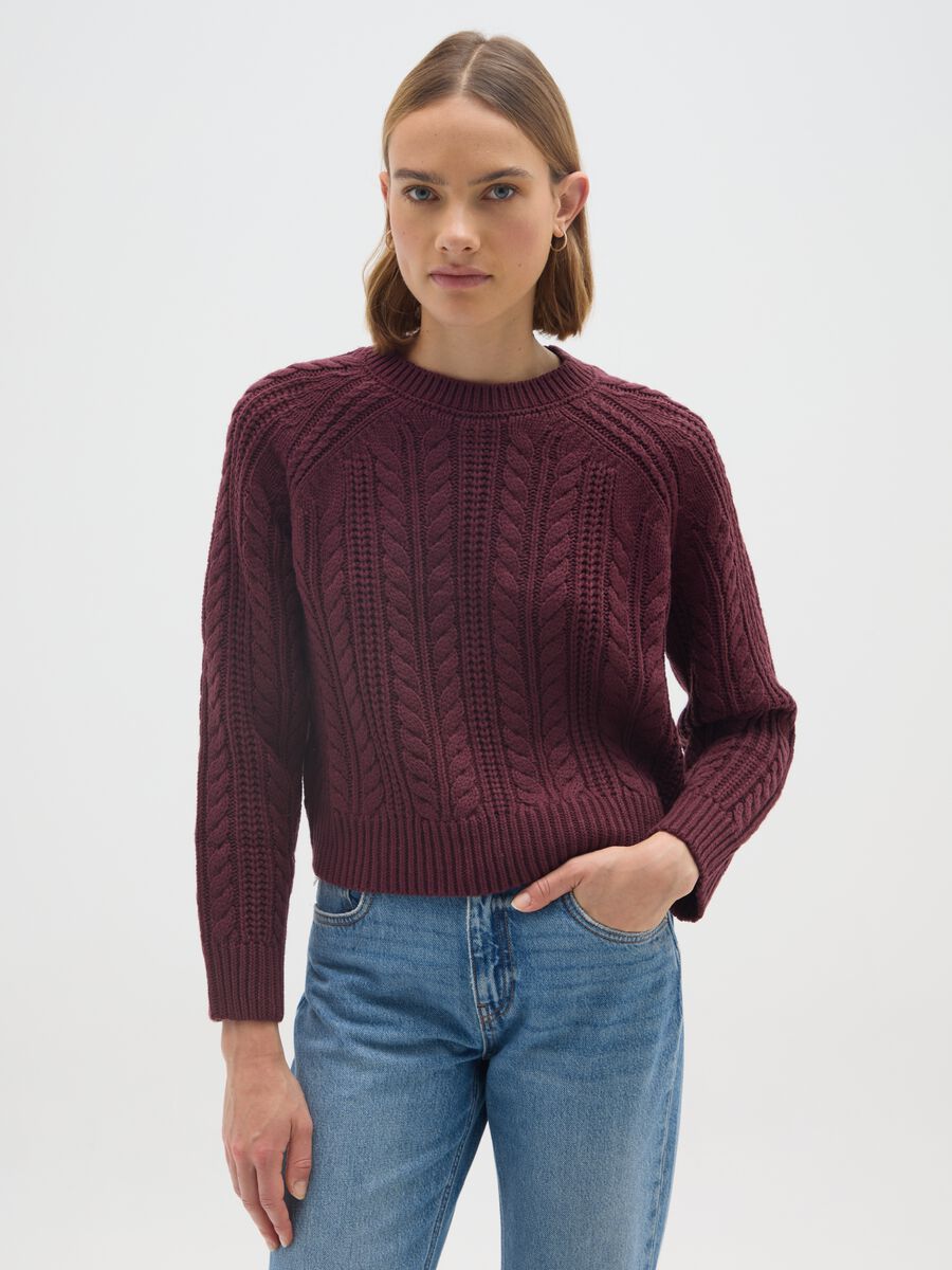 Red knitted sweater with regular fit_0
