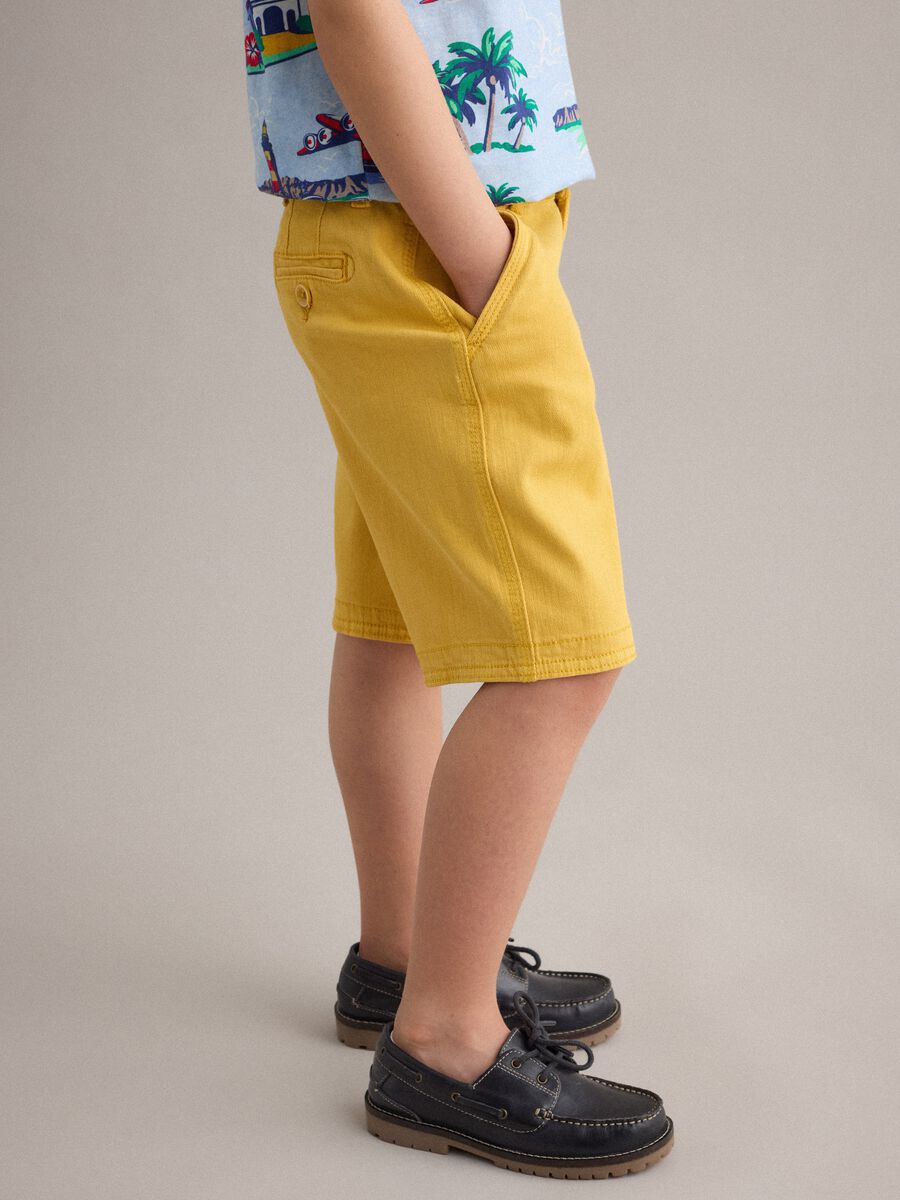 Boys' yellow cargo baggy shorts in stretch cotton_2