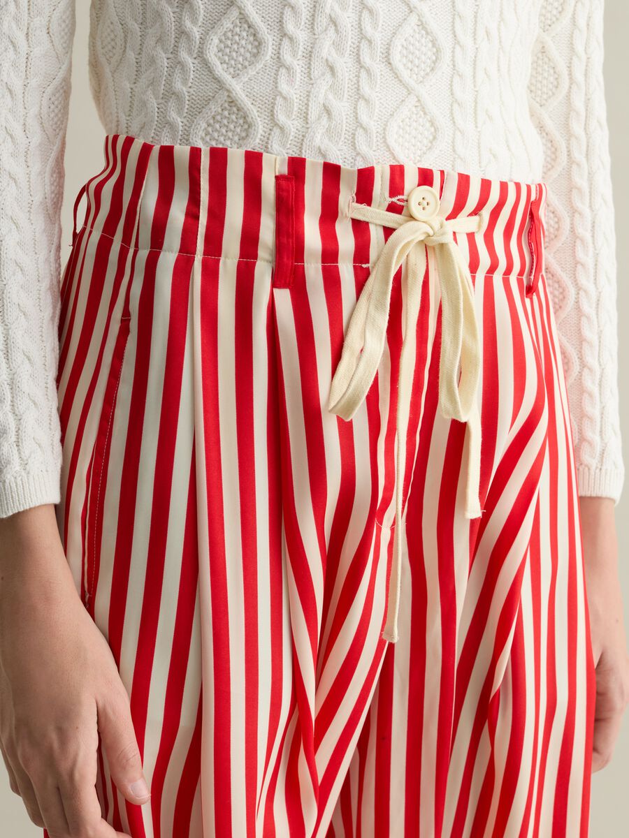 Wide-leg striped trousers with drawstring_3