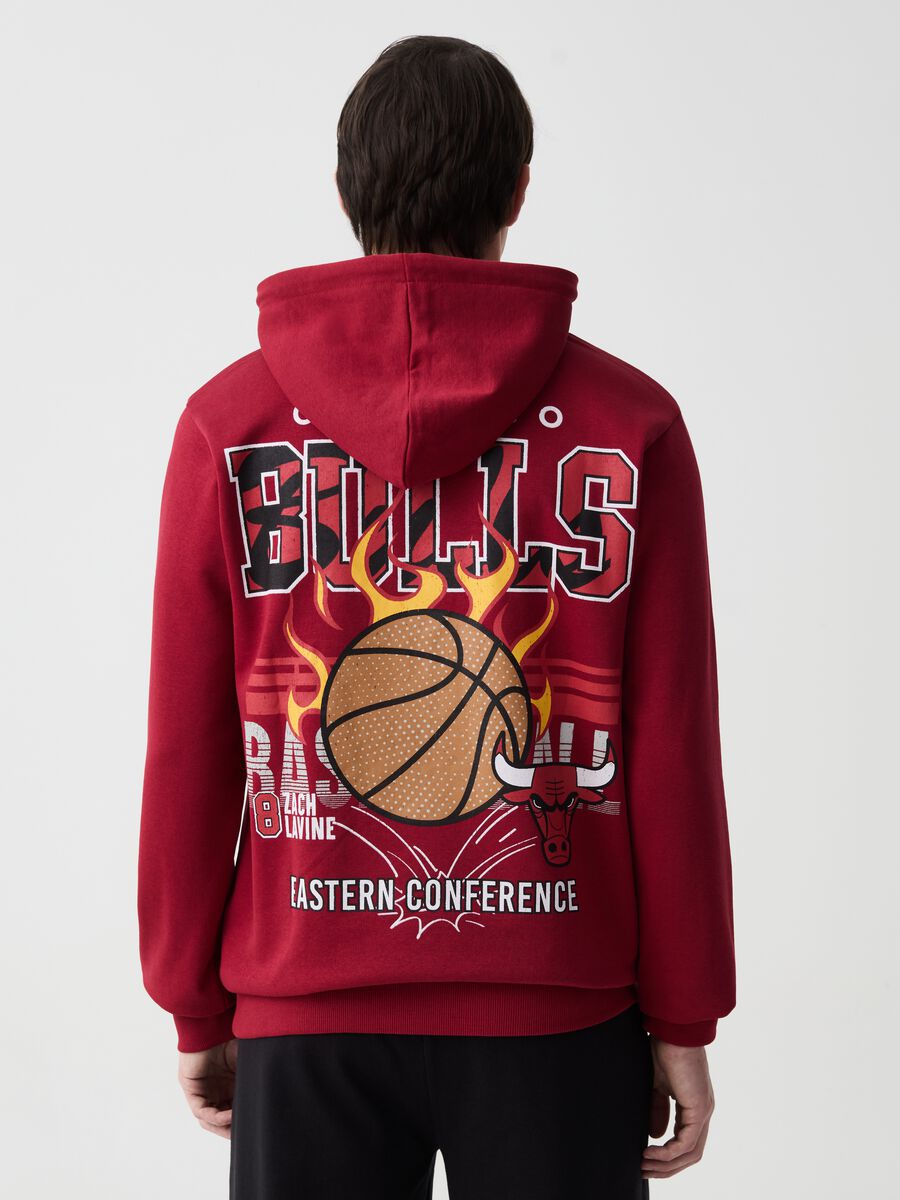 Sweatshirt with hood and NBA Chicago Bulls print_2