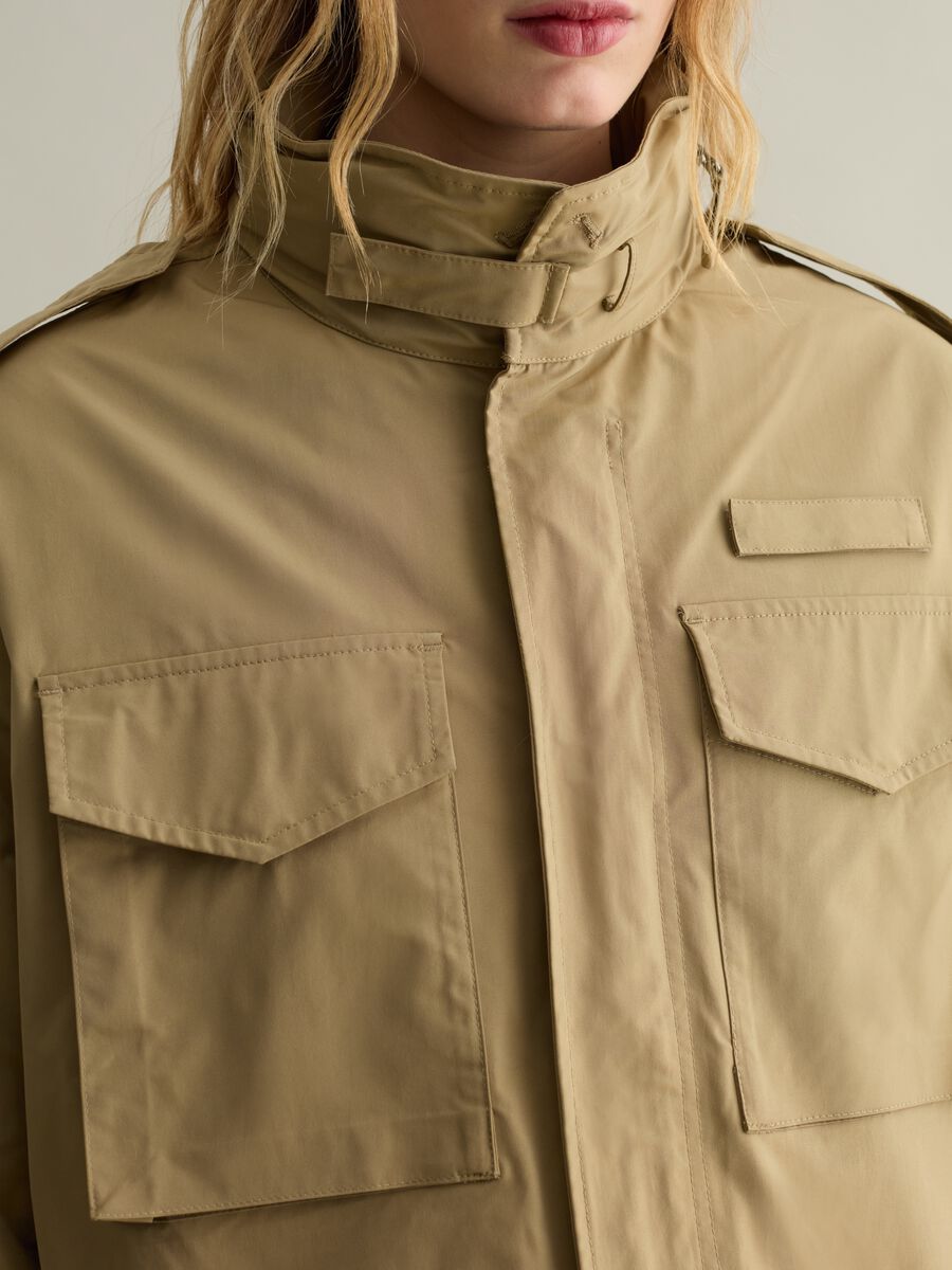 Short safari jacket with high neck_3