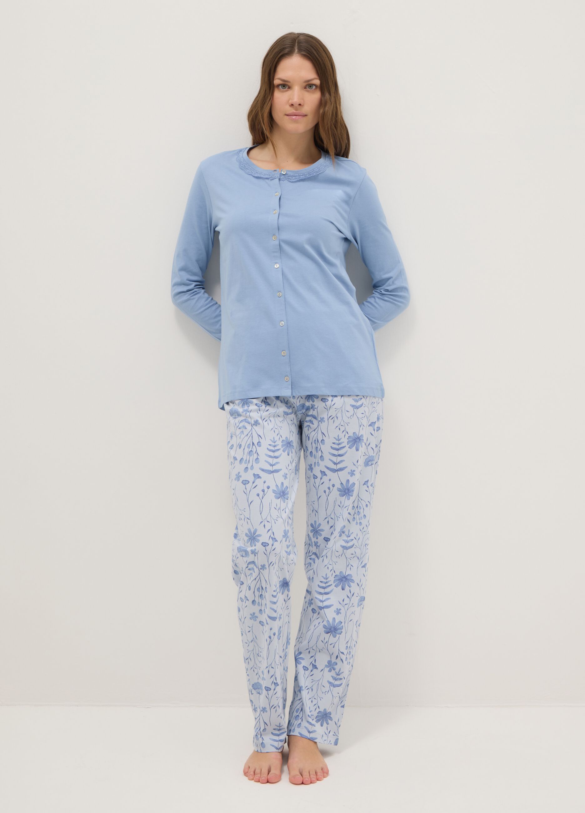 Blue pyjamas in pure cotton regular fit with floral details