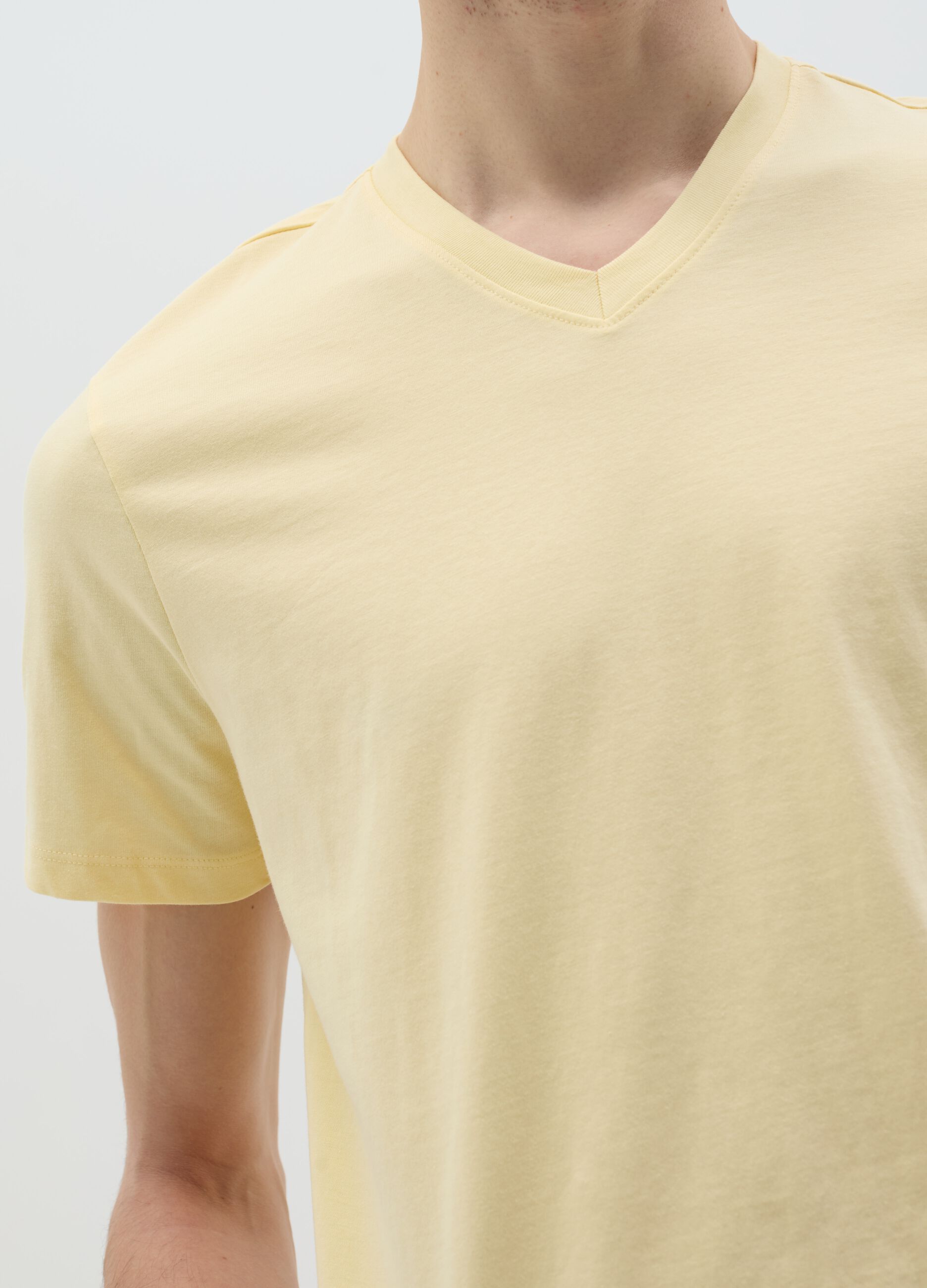 Organic cotton T-shirt with V neck