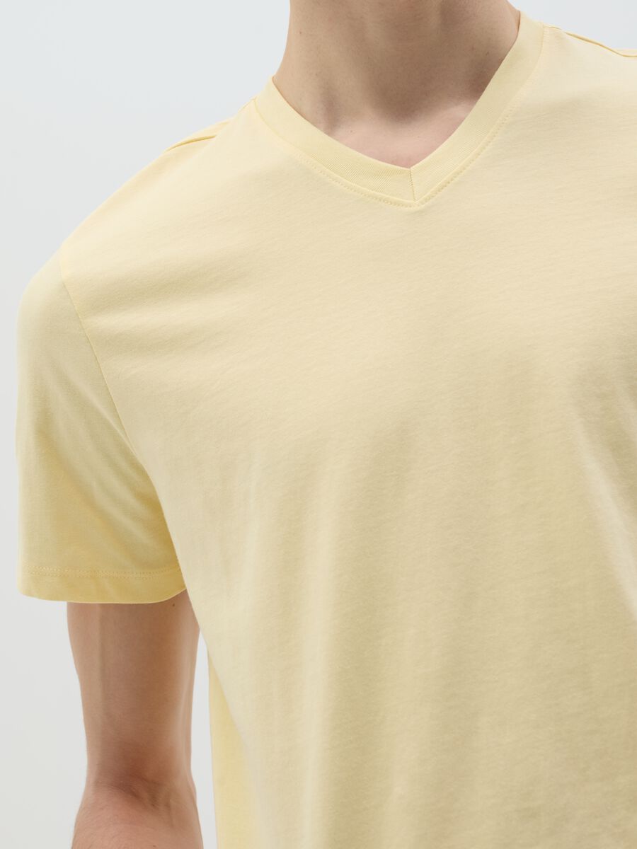 Organic cotton T-shirt with V neck_2