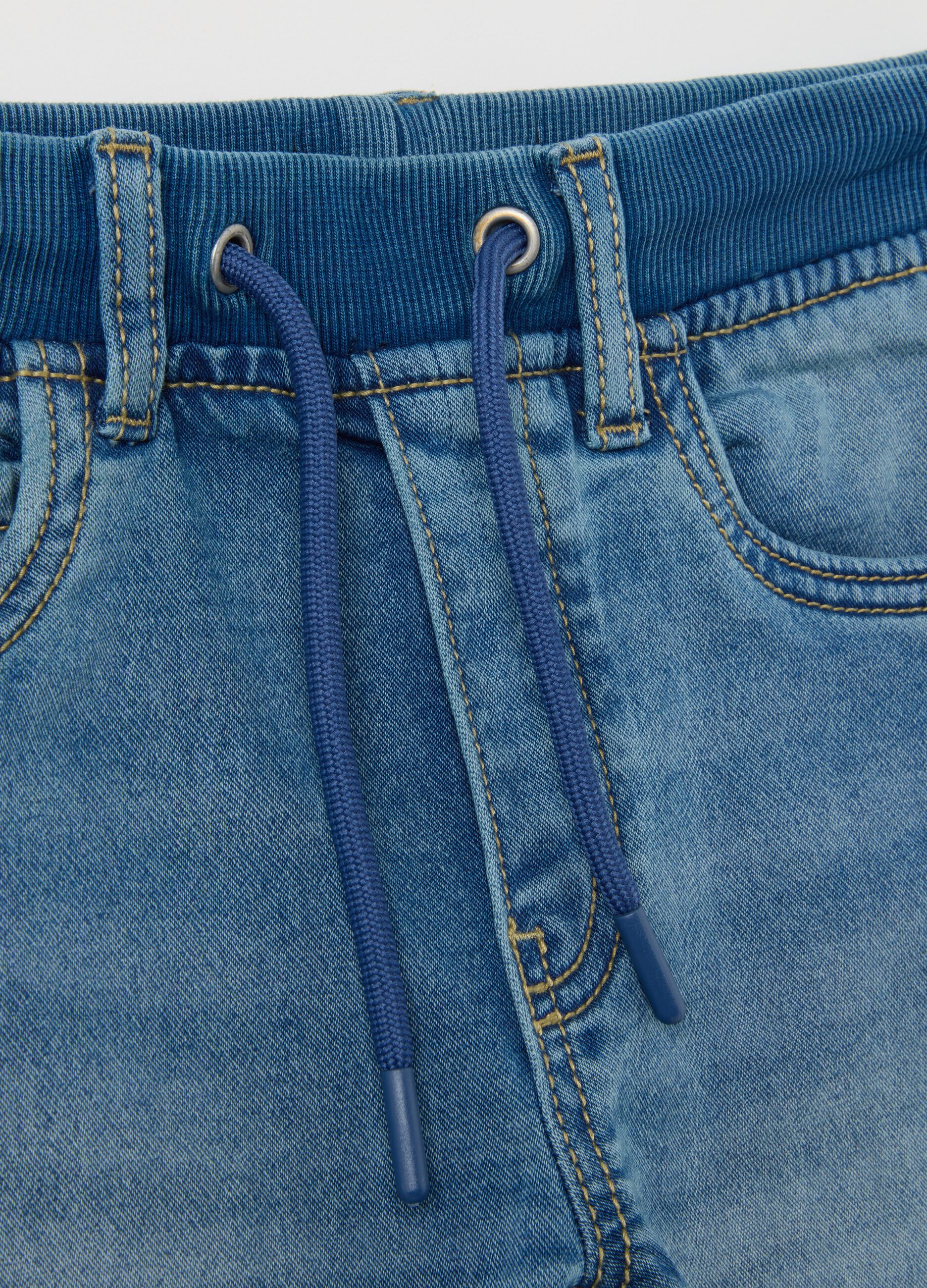 Jeans da bambino in misto cotone blu elasticizzato