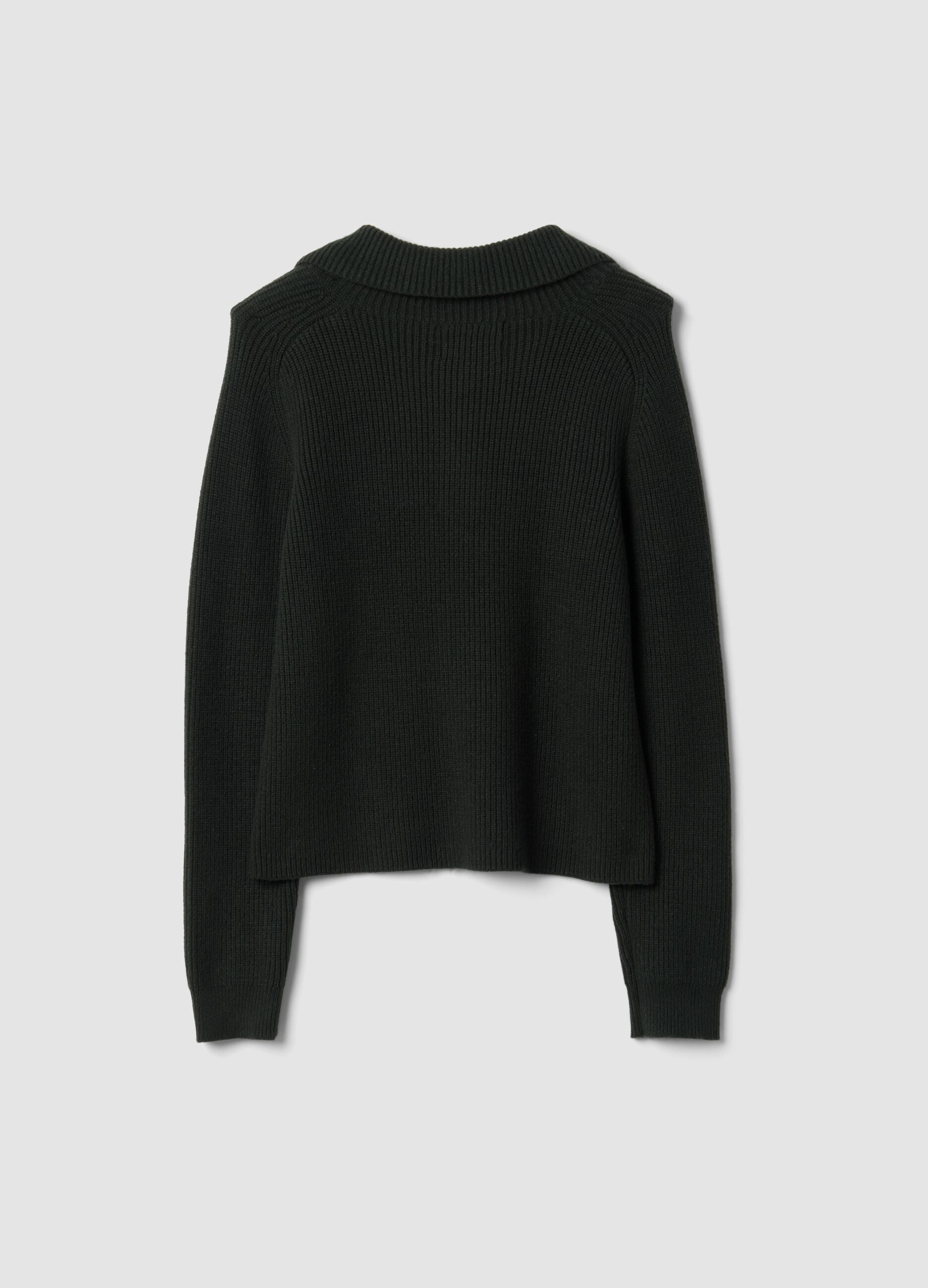 Maglia verde a coste in misto viscosa con colletto