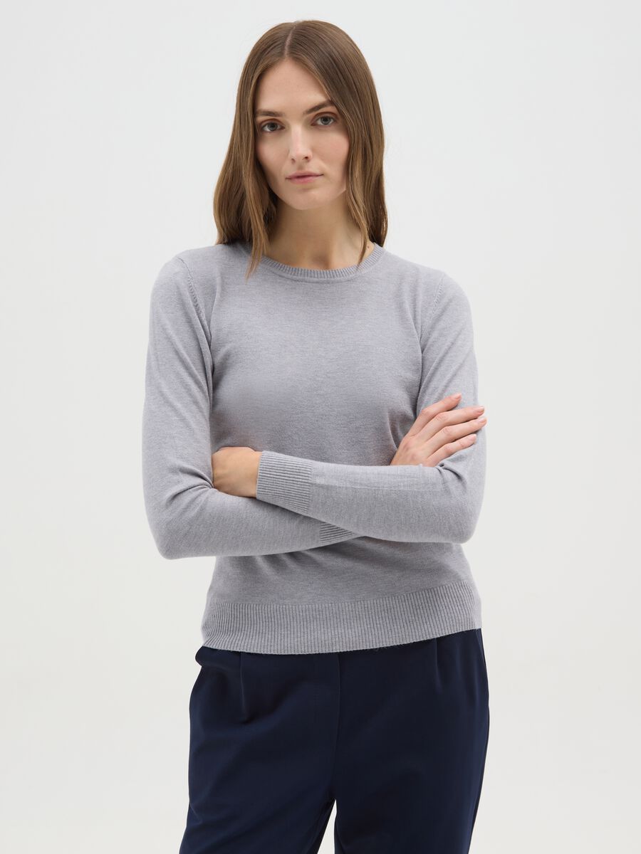 Grey crew neck jumper with long sleeves_1