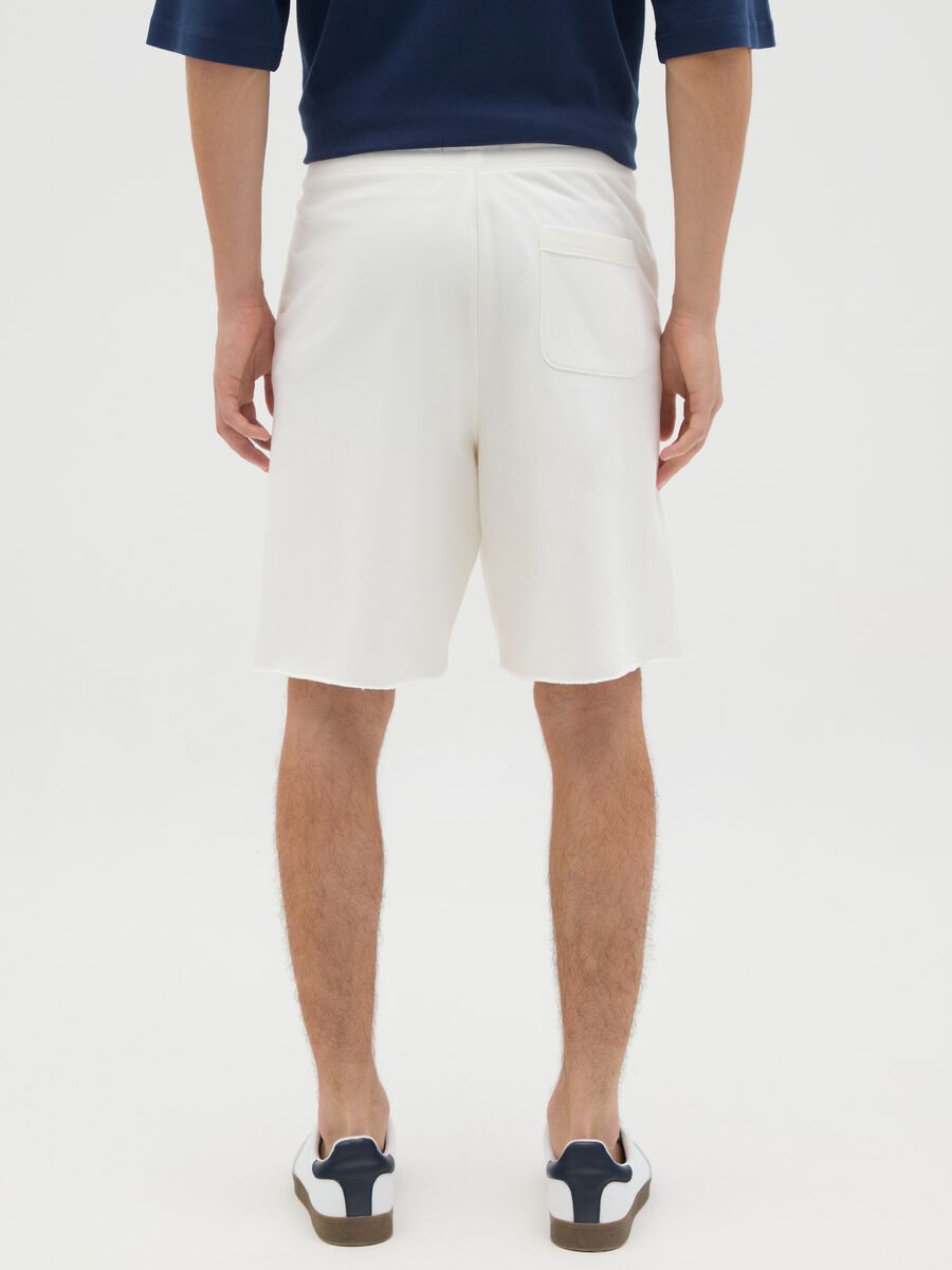 Men's white cotton bermuda shorts - regular fit_3