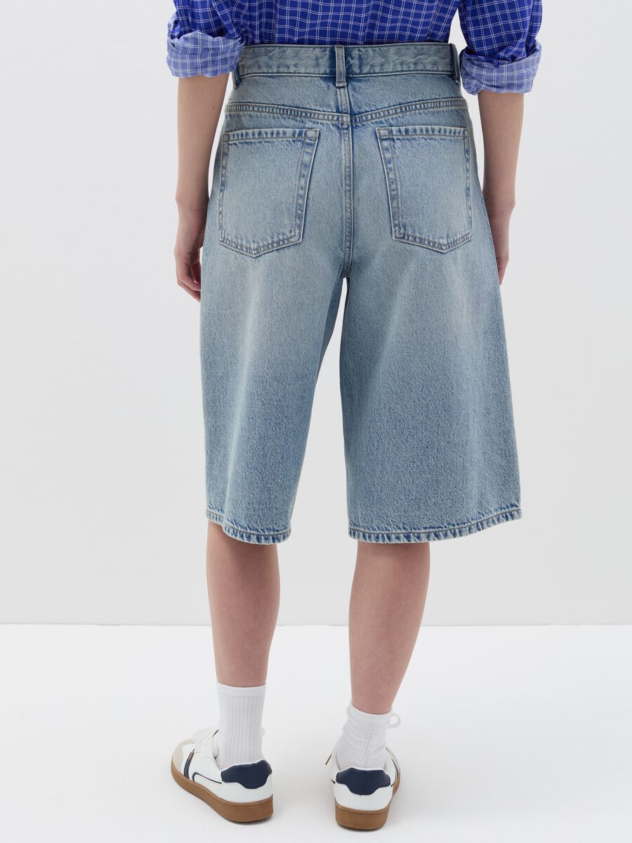 Loose-fit Bermuda shorts in denim_3