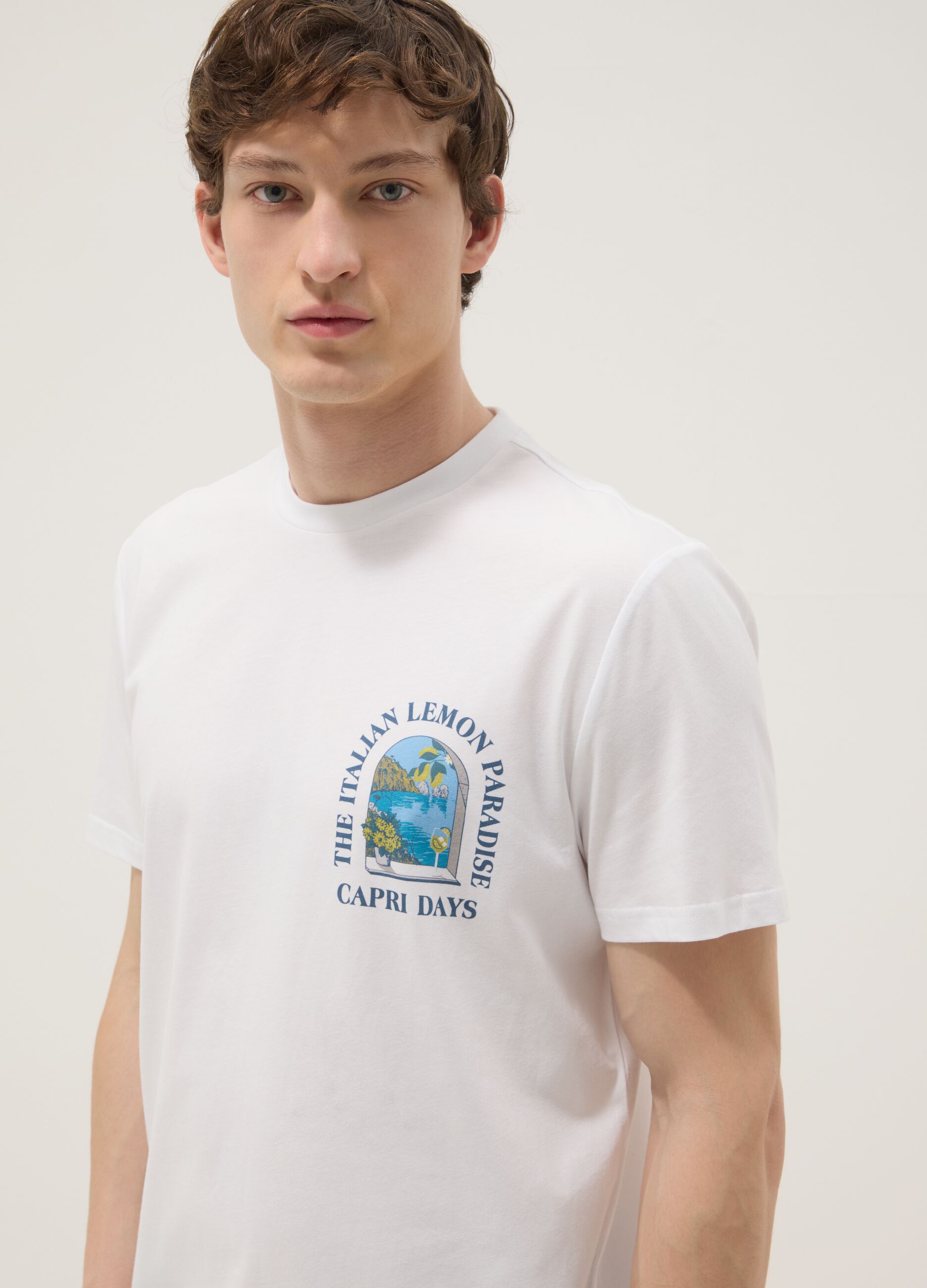 White pure cotton T-shirt with chest print, regular fit