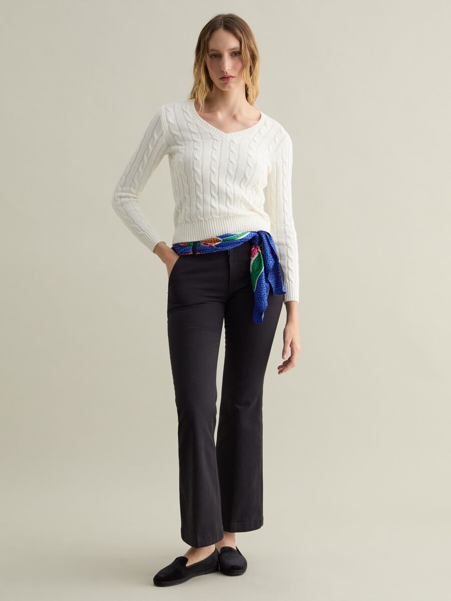 Cable-knit pullover with V neck_1