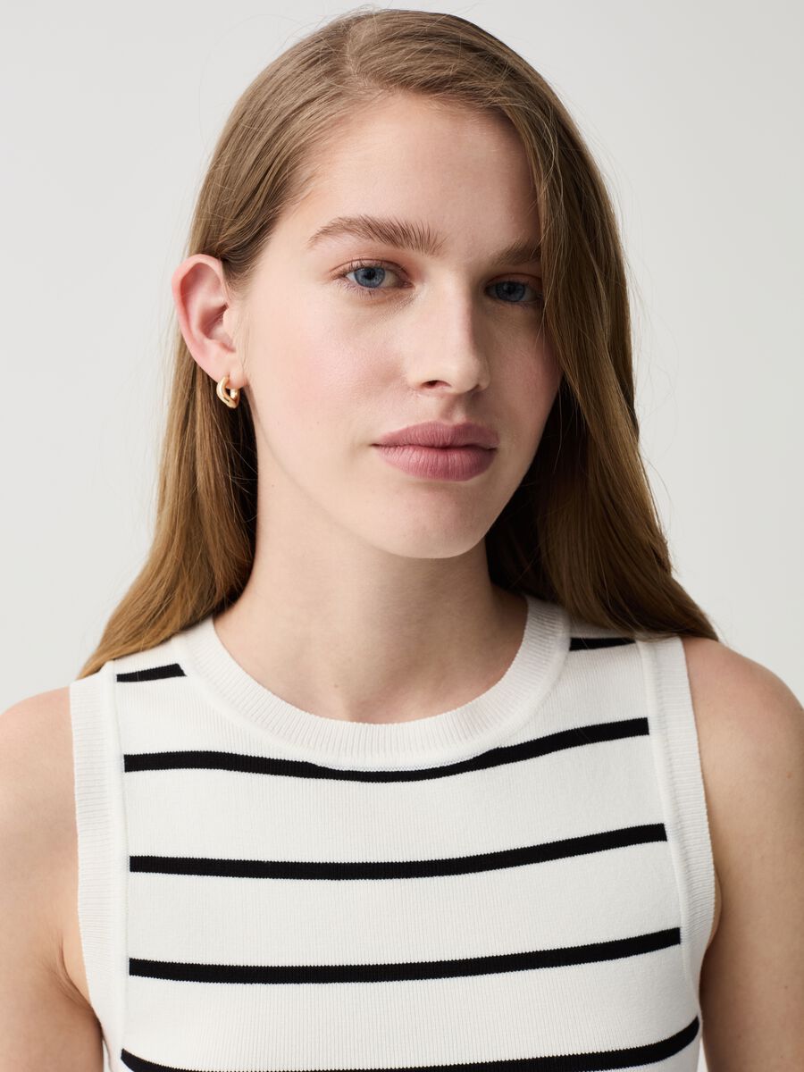 Tank top with slim stripes_0