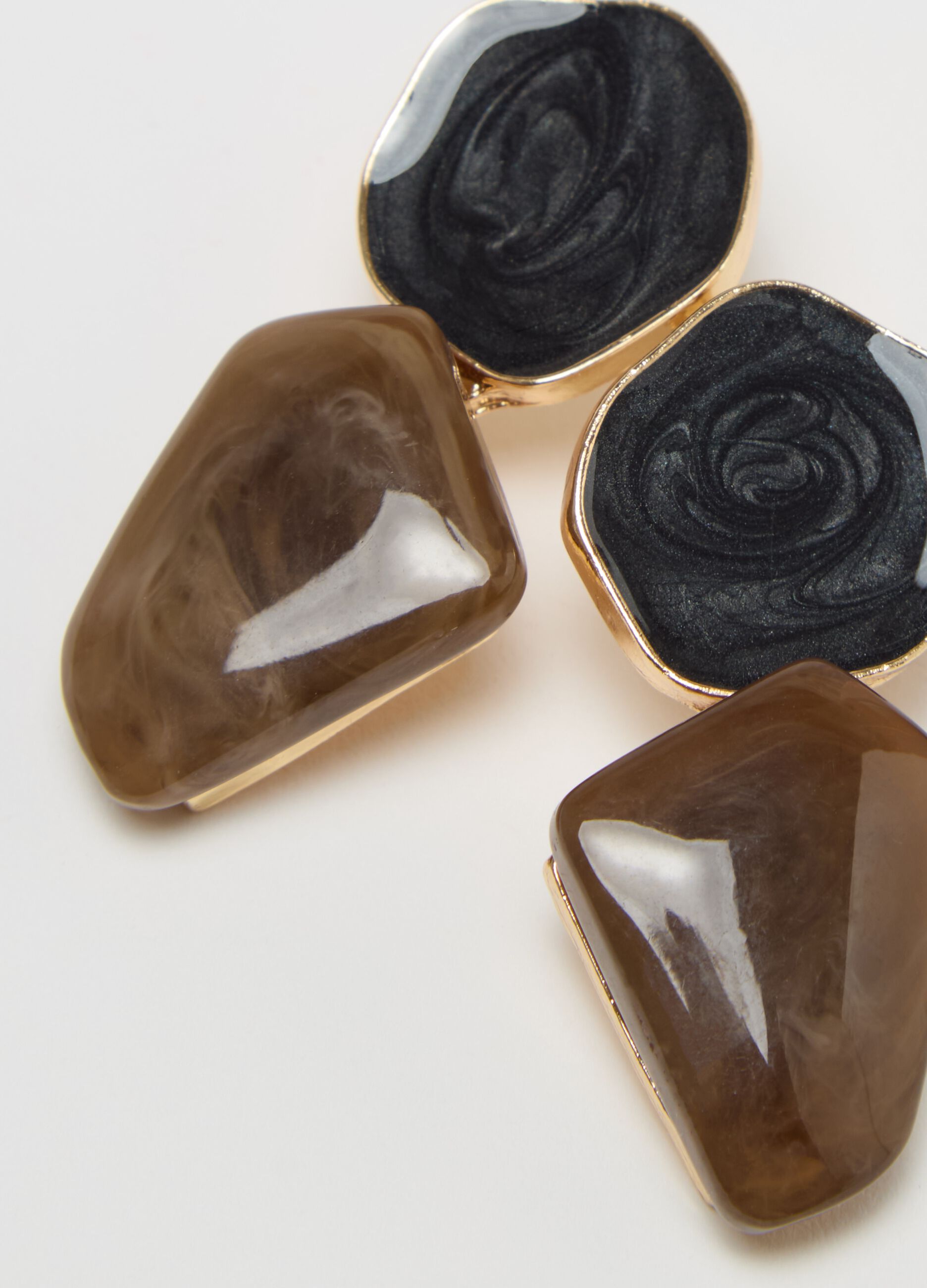 Geometric earrings with pendant