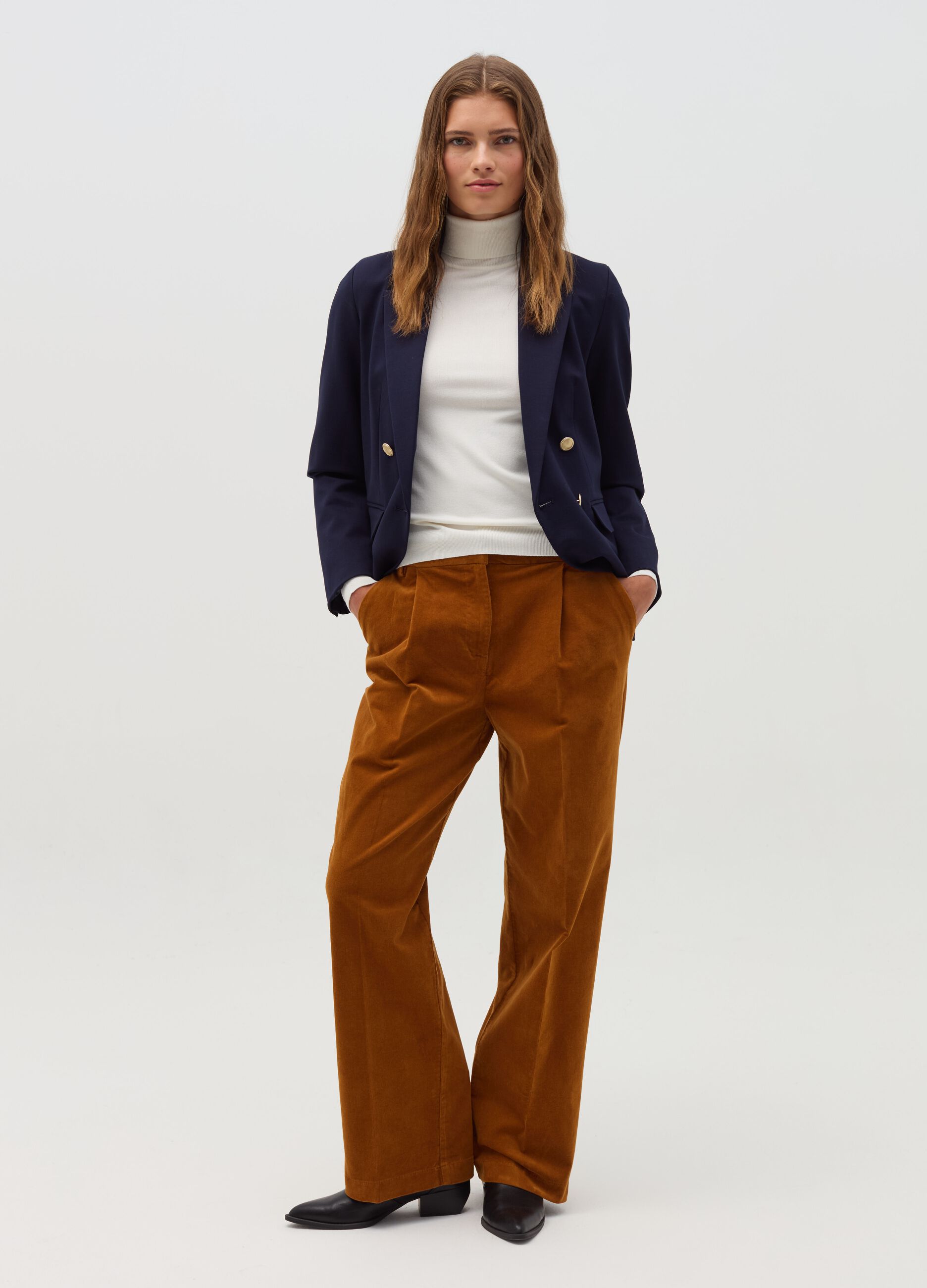 Straight-fit trousers in corduroy with darts