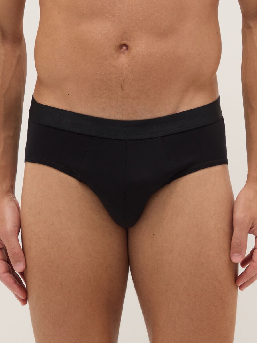Pack of three black stretch cotton briefs regular fit_2