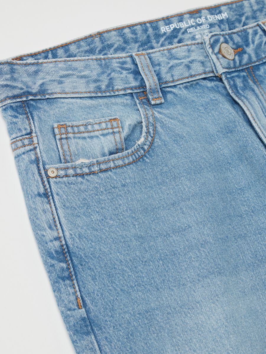 Relaxed-fit jeans with fading_5