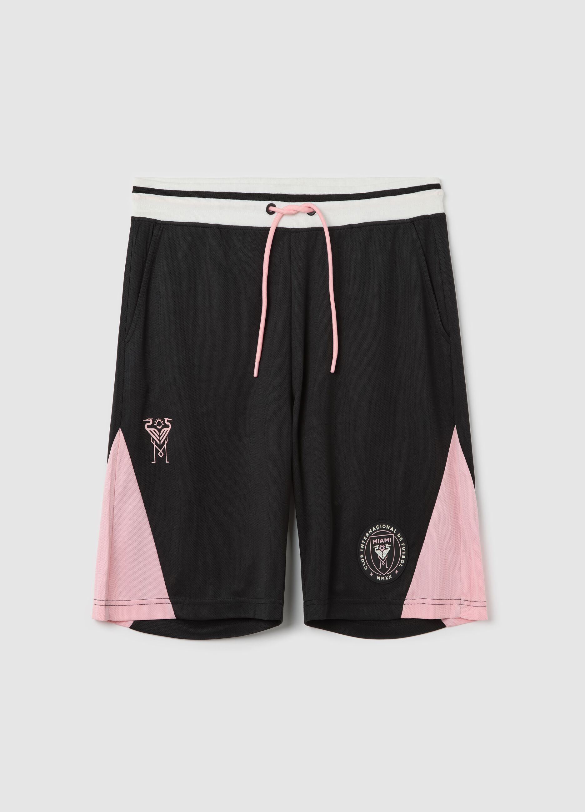 Black Bermuda joggers with pink details