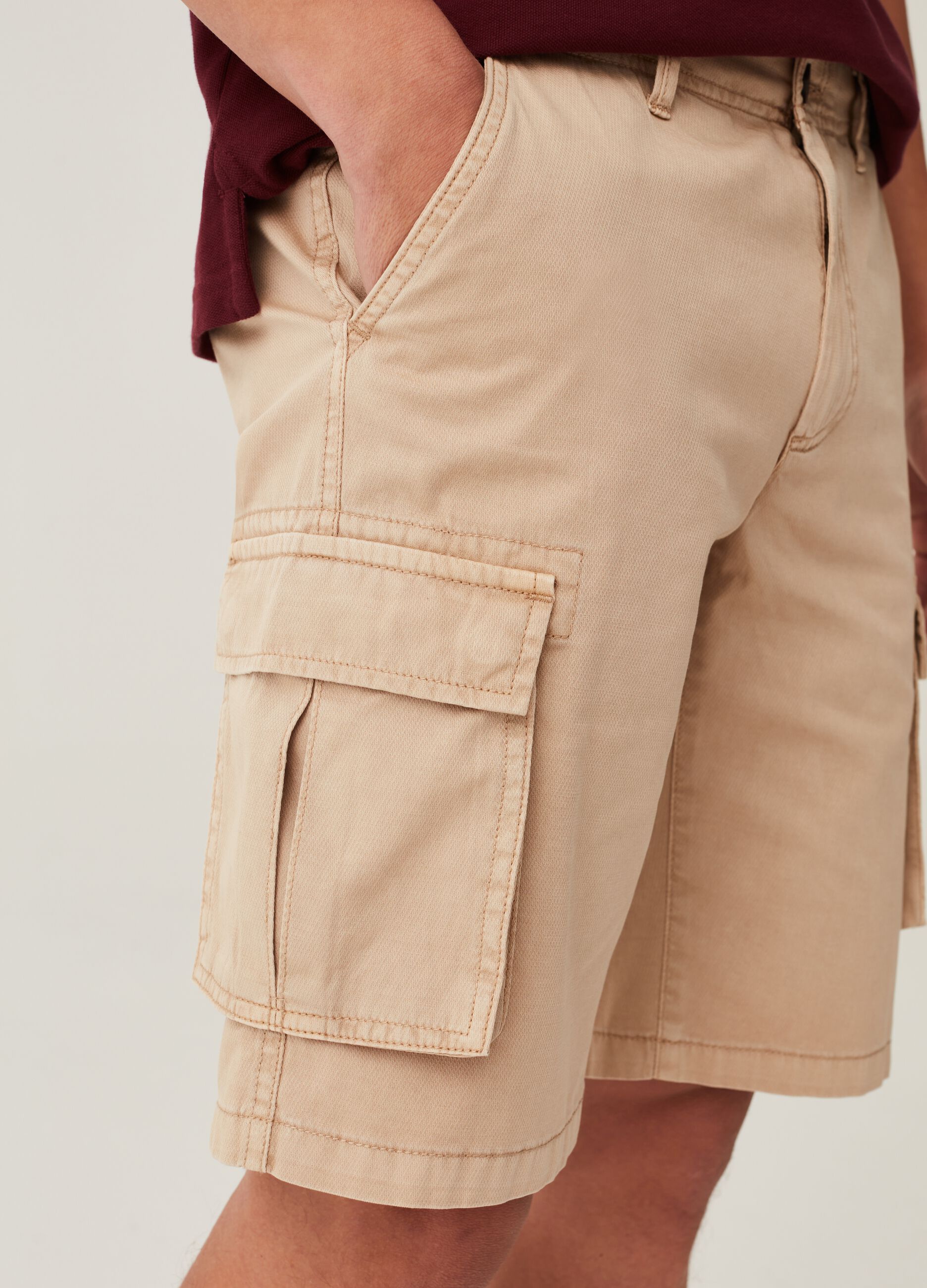 Textured cotton cargo Bermuda shorts