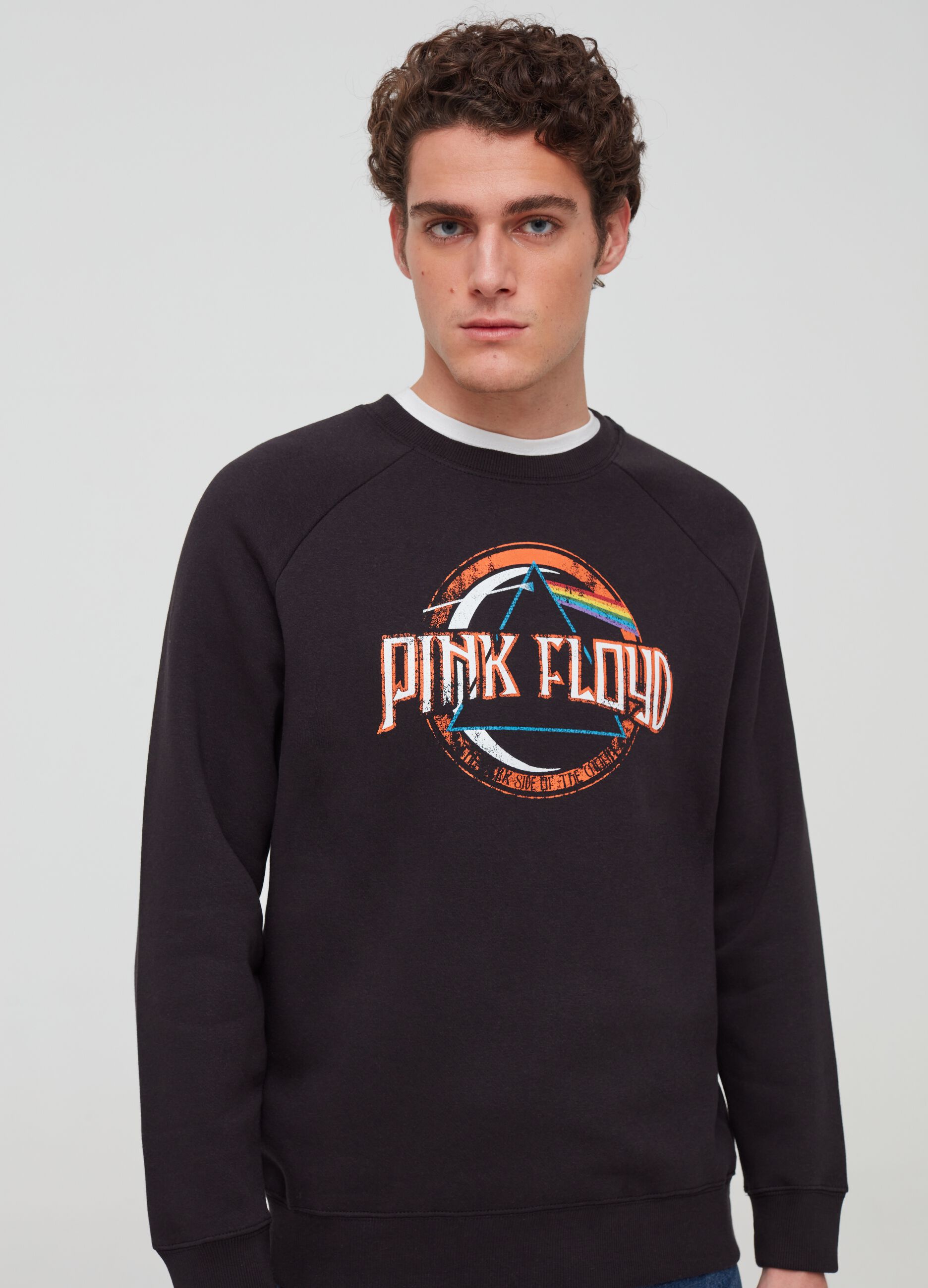 Sweatshirt with raglan sleeves, round neck and lettering print