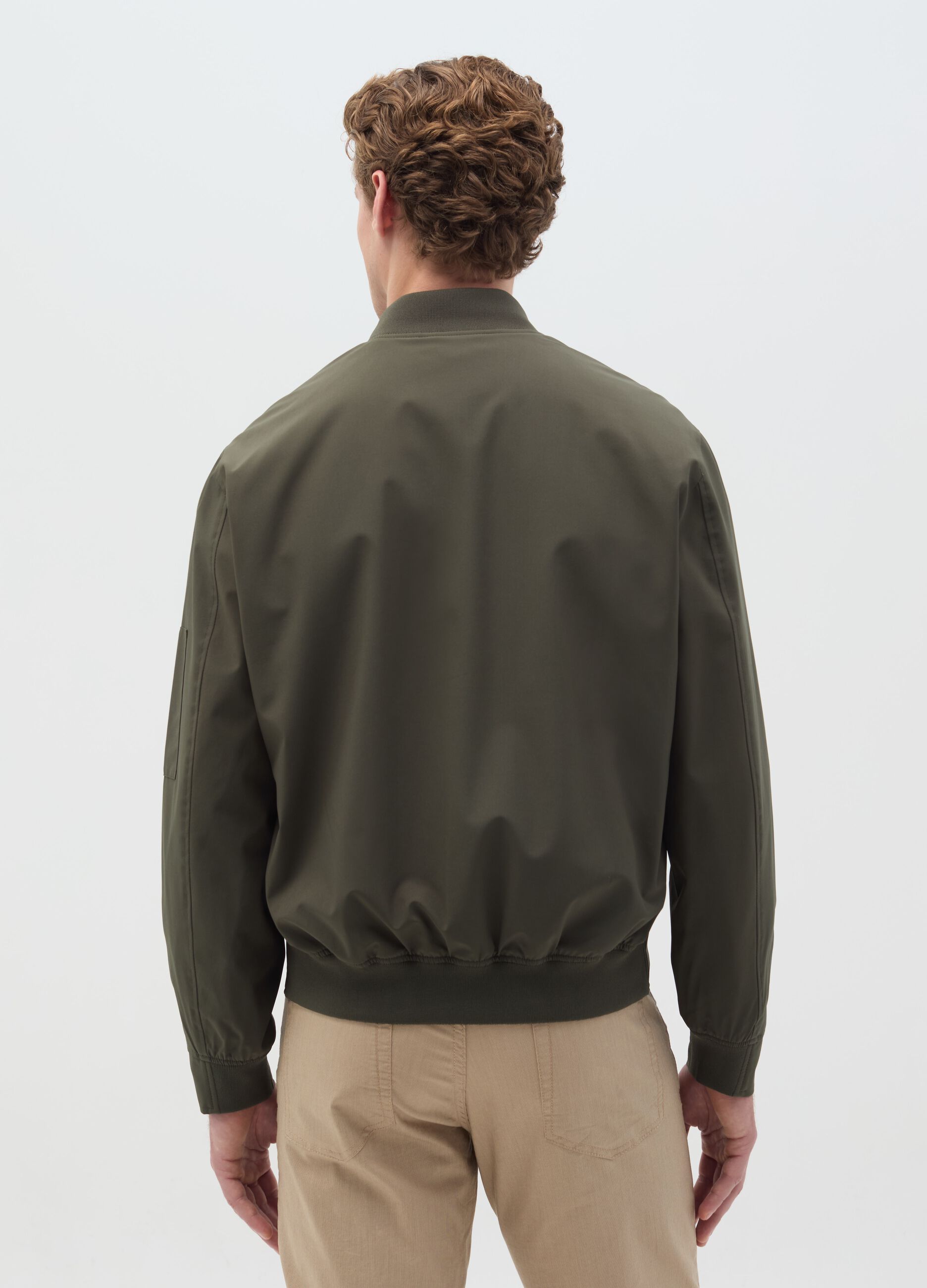 Lightweight full-zip bomber jacket