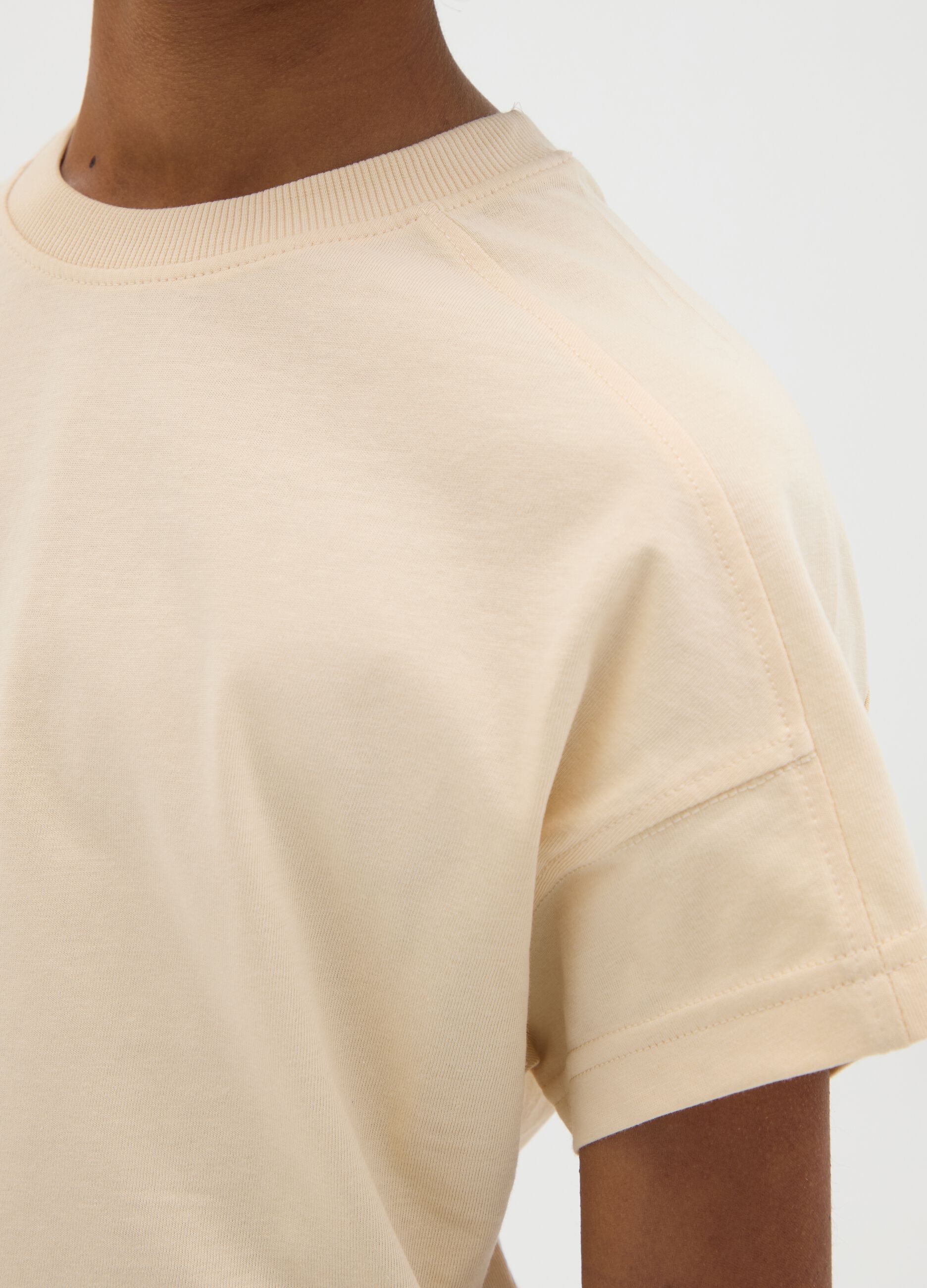 Short sleeve beige T-shirt in pure organic cotton