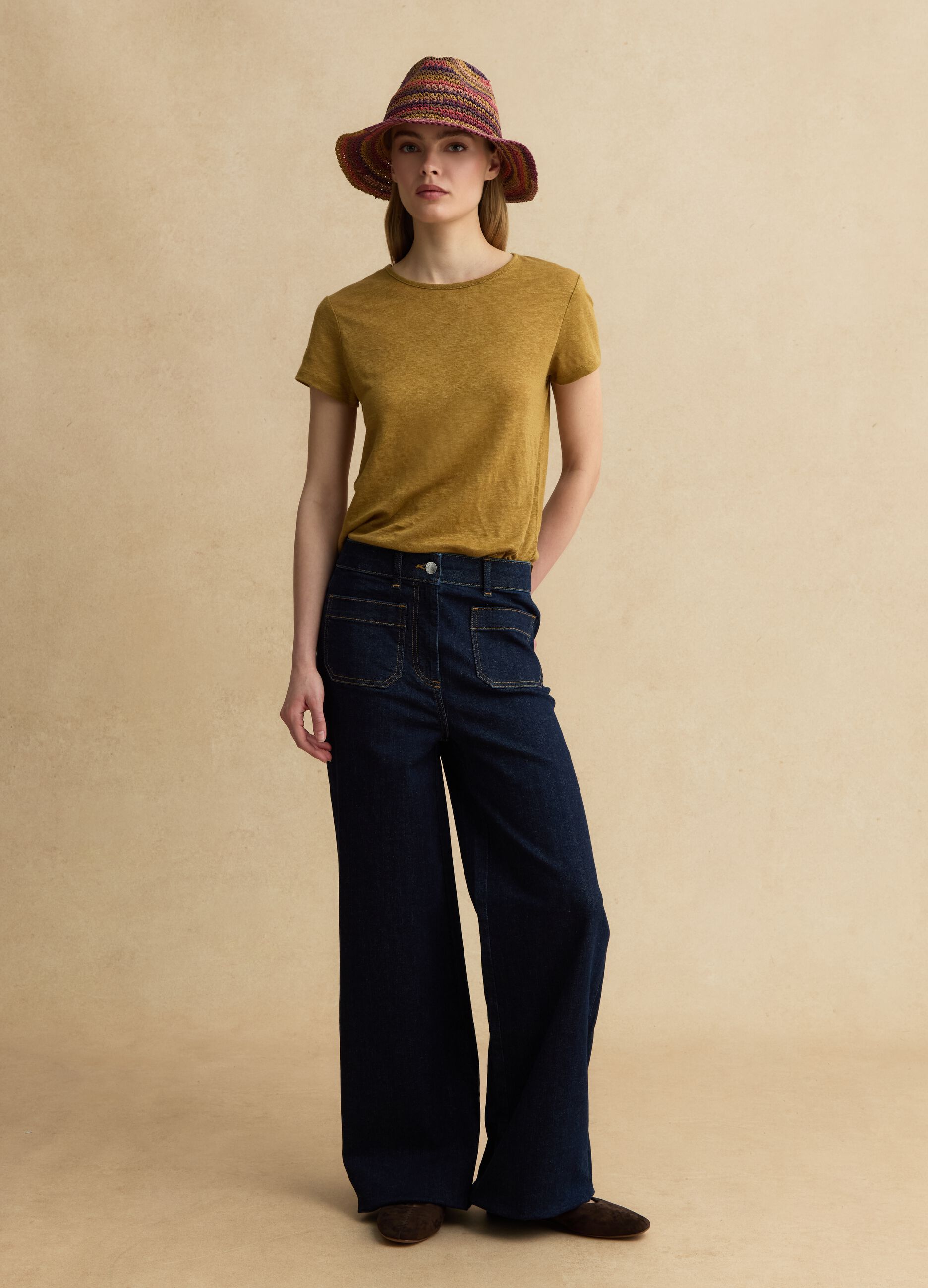 Green pure linen short-sleeve T-shirt, regular fit