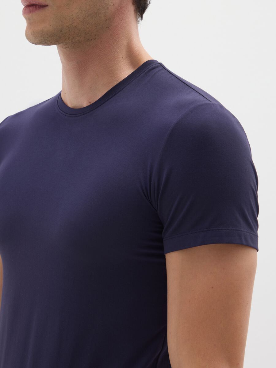 T-shirt blu in modal elasticizzato regular fit_3