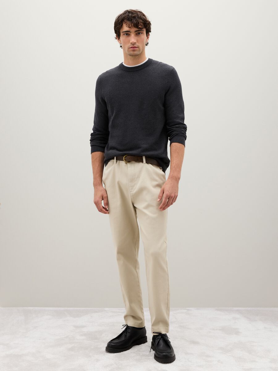 Maglione grigio in cotone a girocollo_2