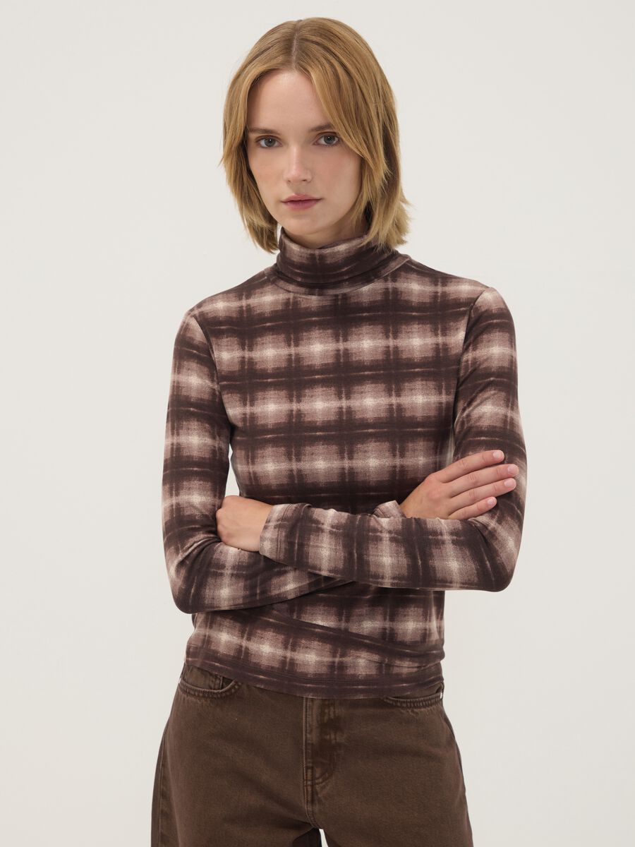 Brown stretch viscose crew-neck checked T-shirt_0