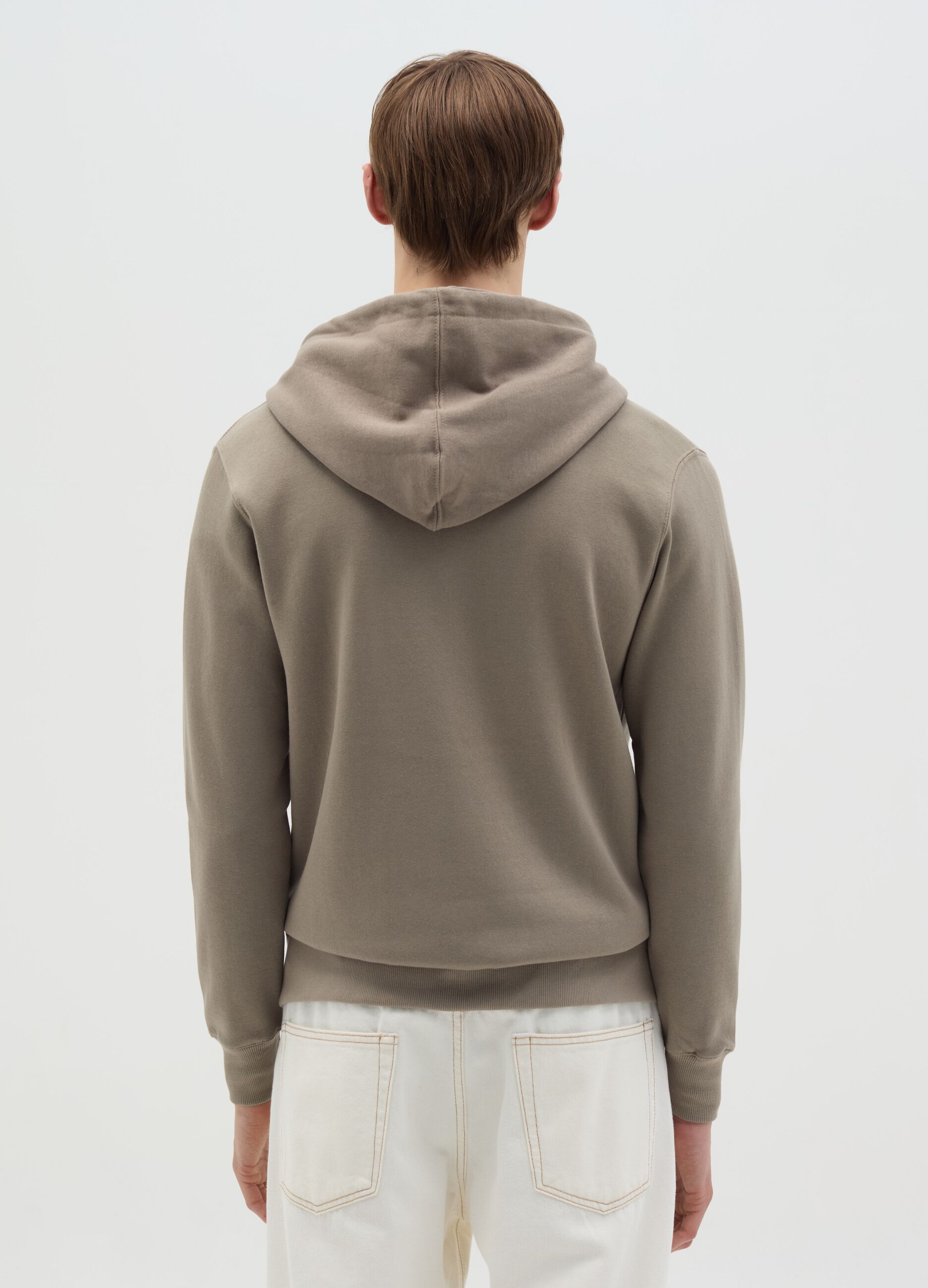Essential full-zip sweatshirt with hood